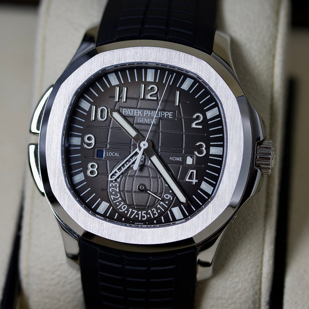 Patek Philippe Aquanaut REF. 5164A-001
