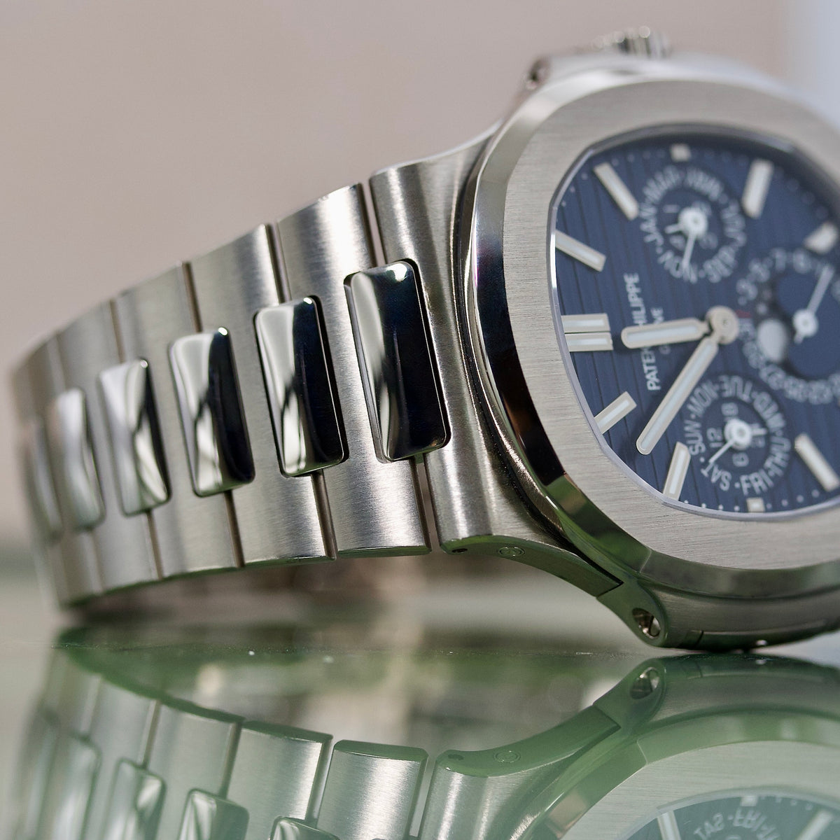 Patek Philippe Nautilus REF. 5740/1G-001