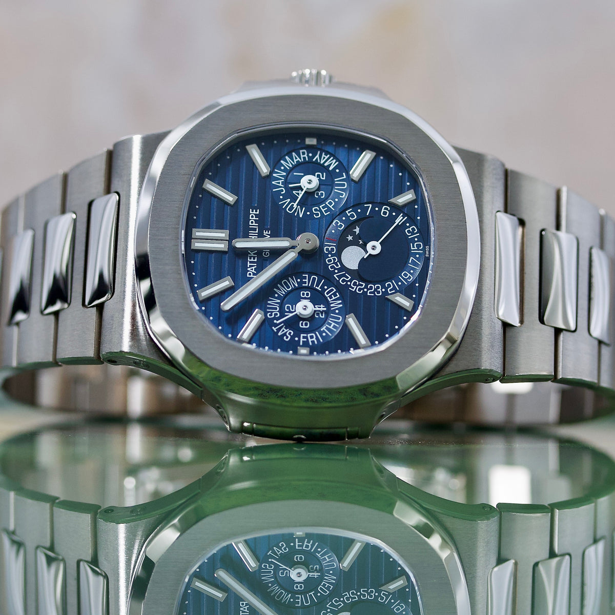 Patek Philippe Nautilus REF. 5740/1G-001