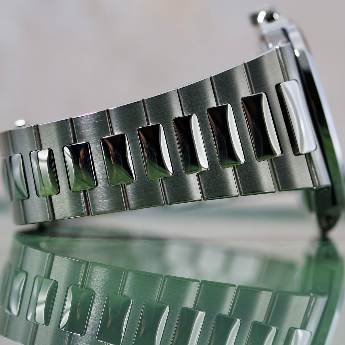 Patek Philippe Nautilus REF. 5740/1G-001