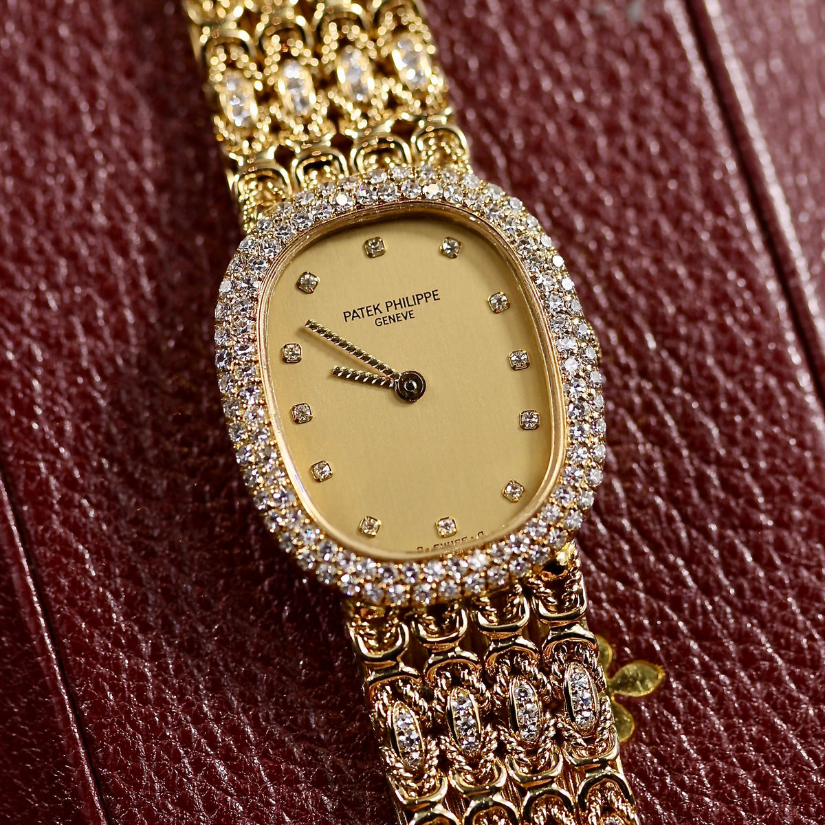Patek Philippe Golden Ellipse lady REF. 4721/4
