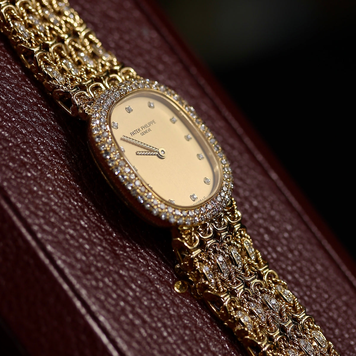 Patek Philippe Golden Ellipse lady REF. 4721/4