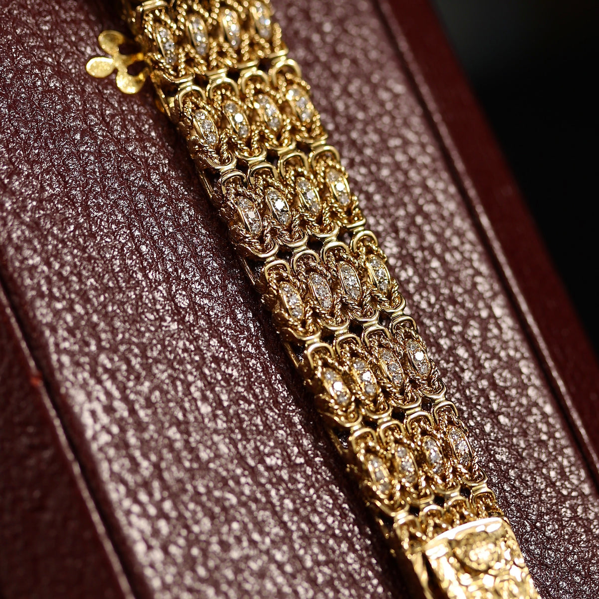 Patek Philippe Golden Ellipse lady REF. 4721/4