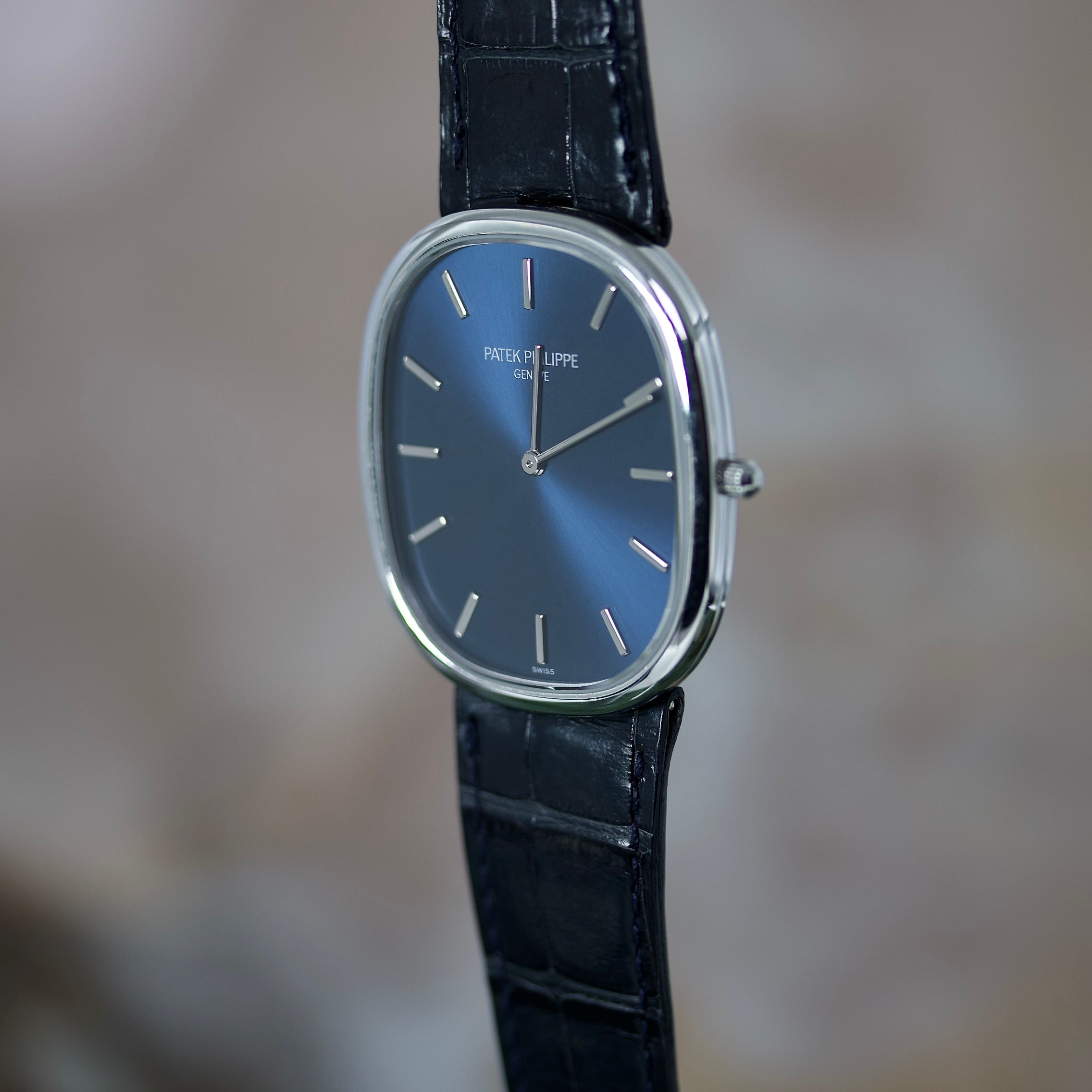 Patek Philippe Golden Ellipse REF. 5738P-001