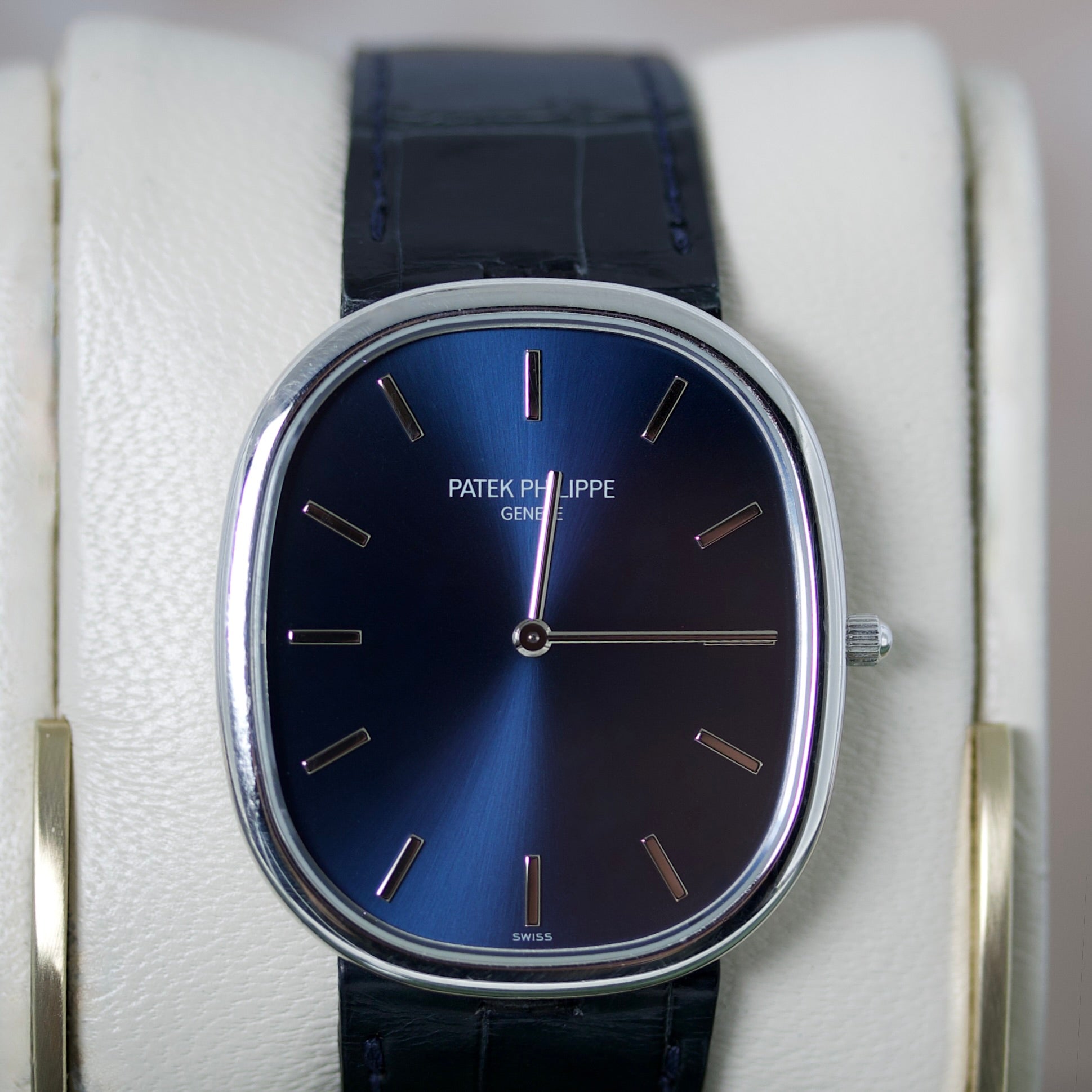 Patek Philippe Golden Ellipse REF. 5738P-001