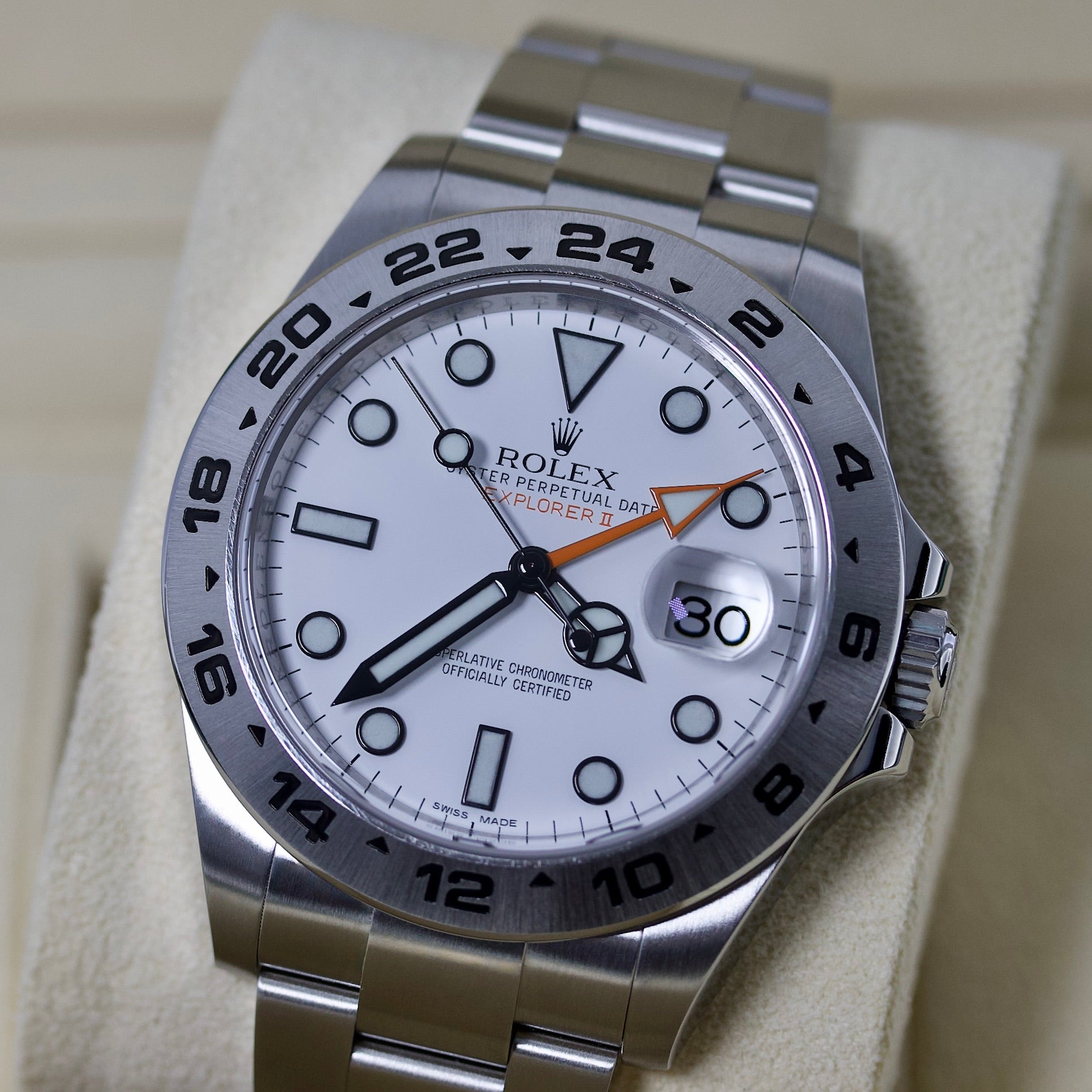 Rolex Explorer II REF. 216570 "Polar" S. G5