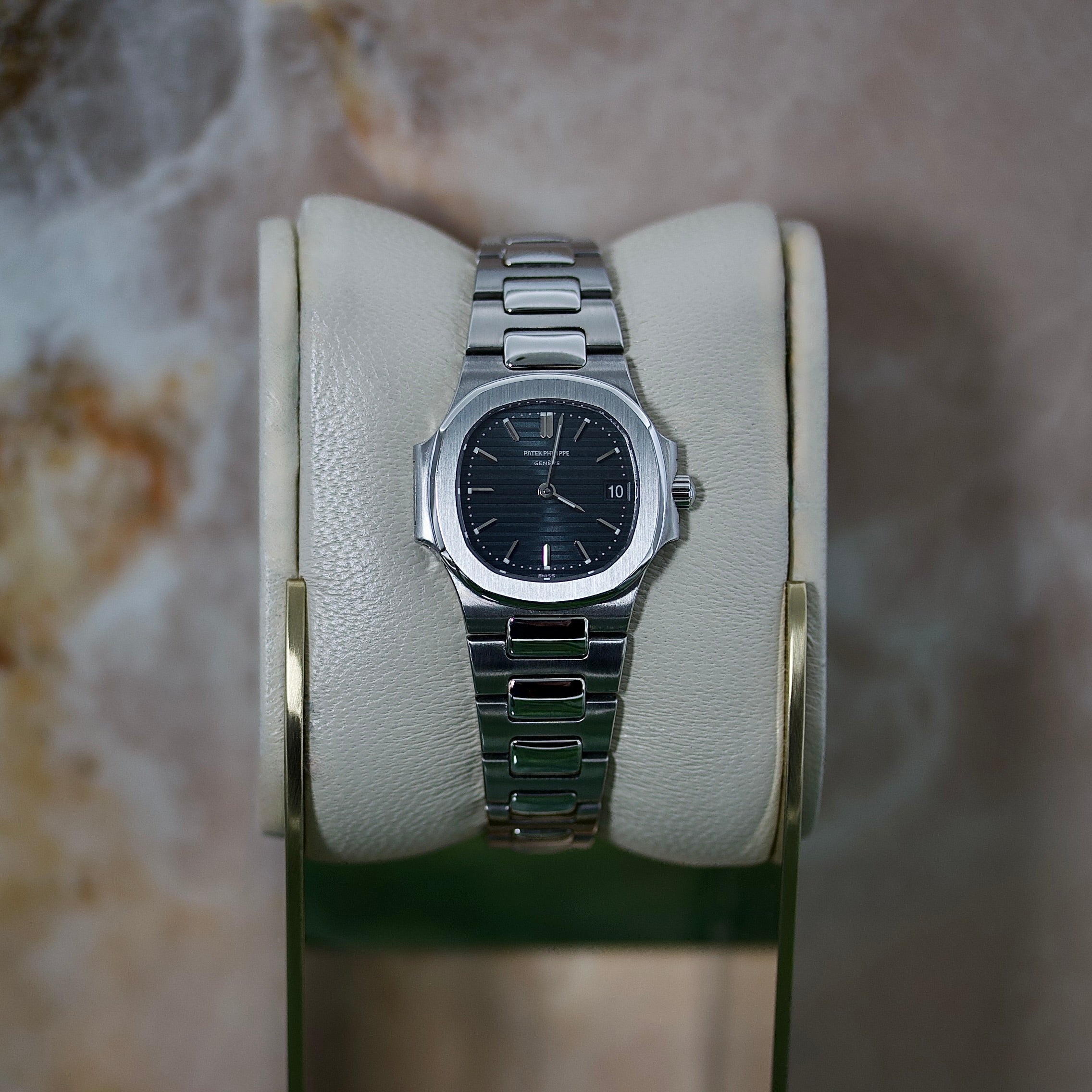 Patek Philippe Nautilus REF. 4700/1