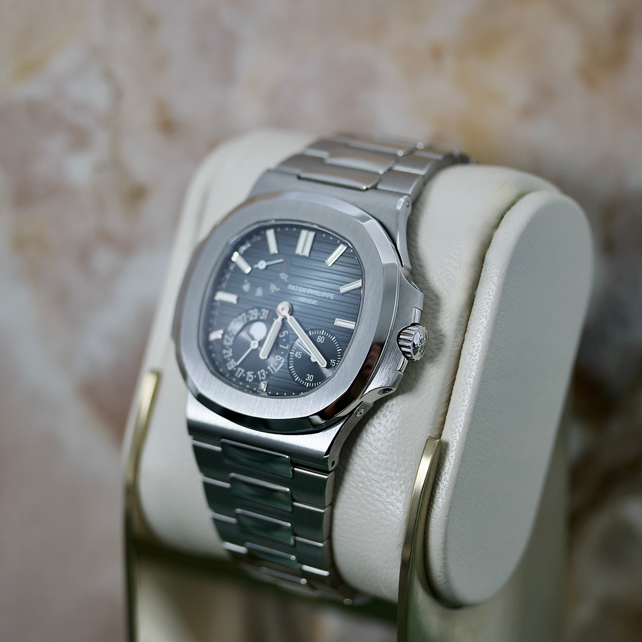 Patek Philippe Nautilus REF. 5712/1A-001