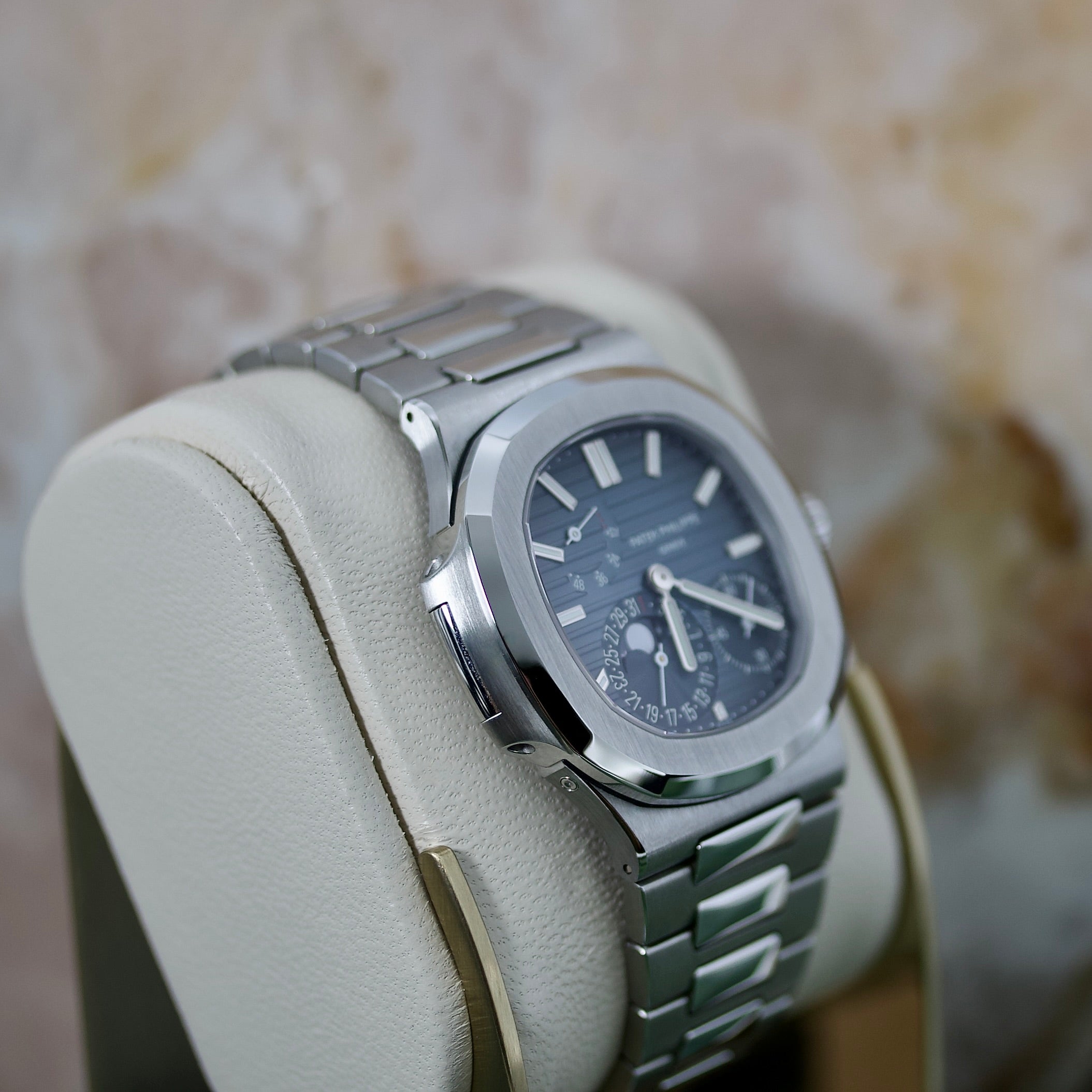 Patek Philippe Nautilus REF. 5712/1A-001