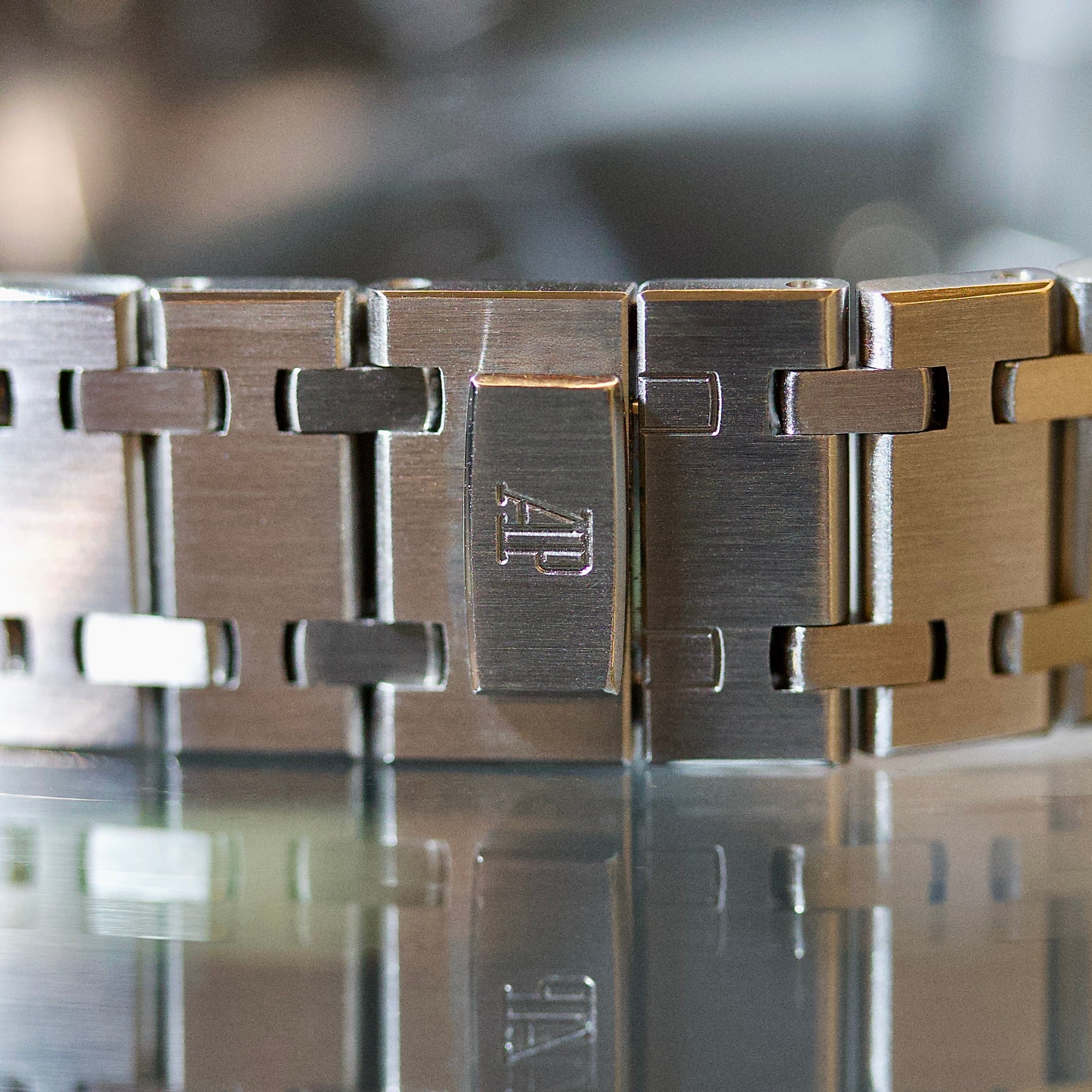 Audemars Piguet Royal Oak Day-Date REF. 25594ST