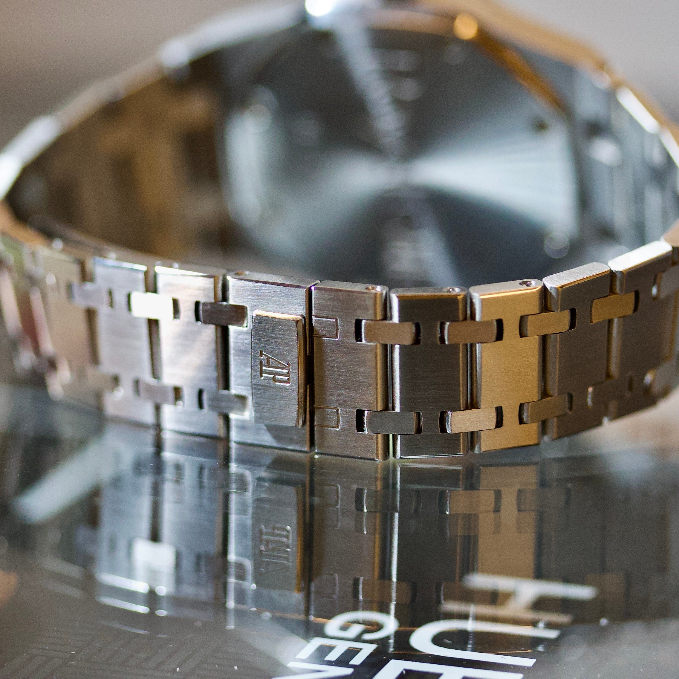 Audemars Piguet Royal Oak Day-Date REF. 25594ST