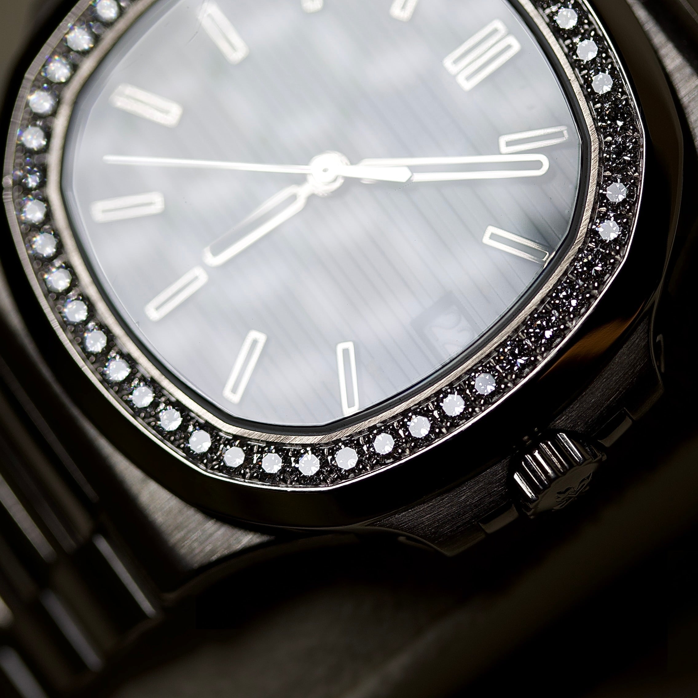 Patek Philippe Nautilus REF. 5713/1G-010