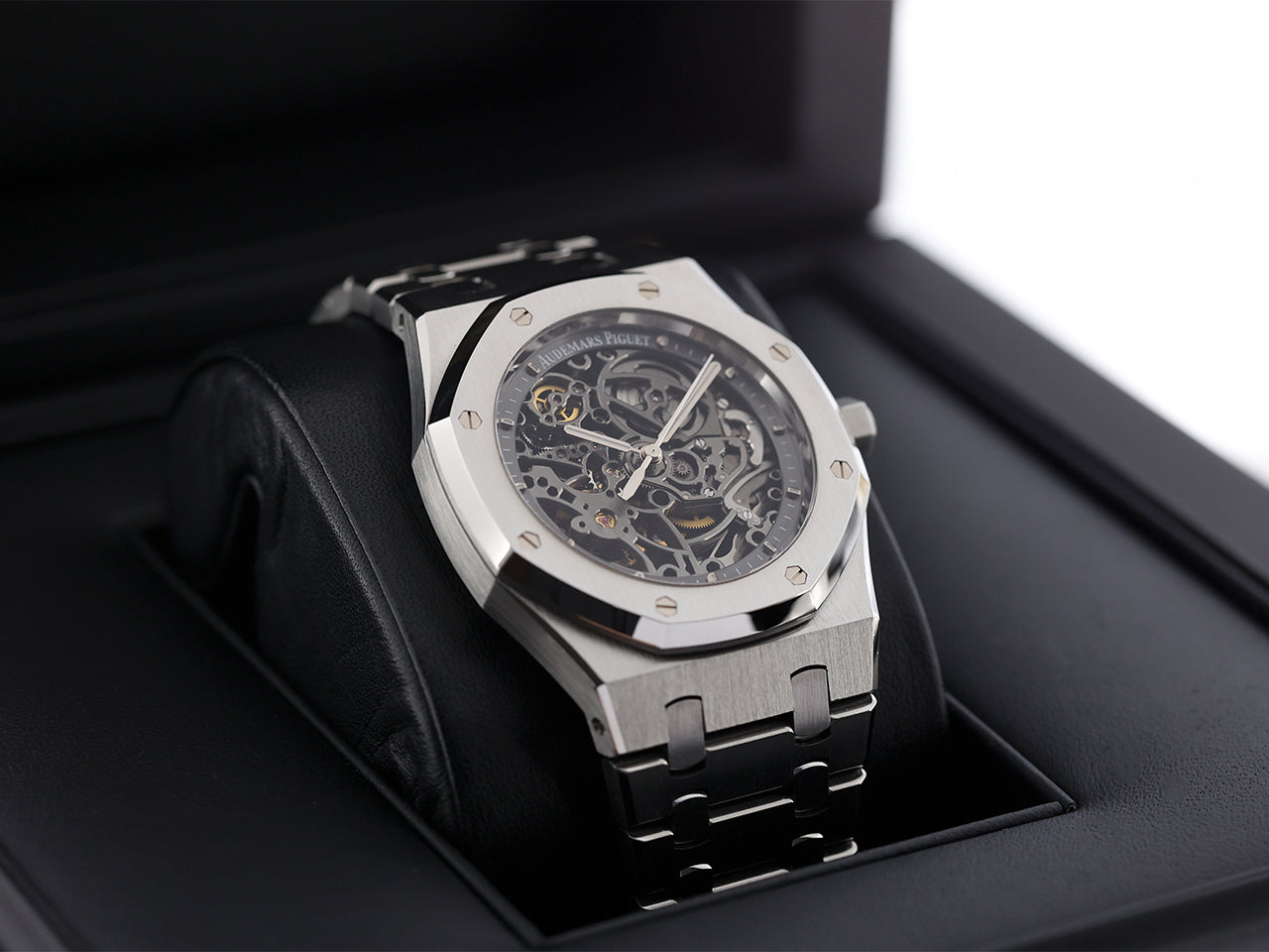 Royal Oak Selfwinding Skeleton REF. 15305ST.OO.1220ST.01