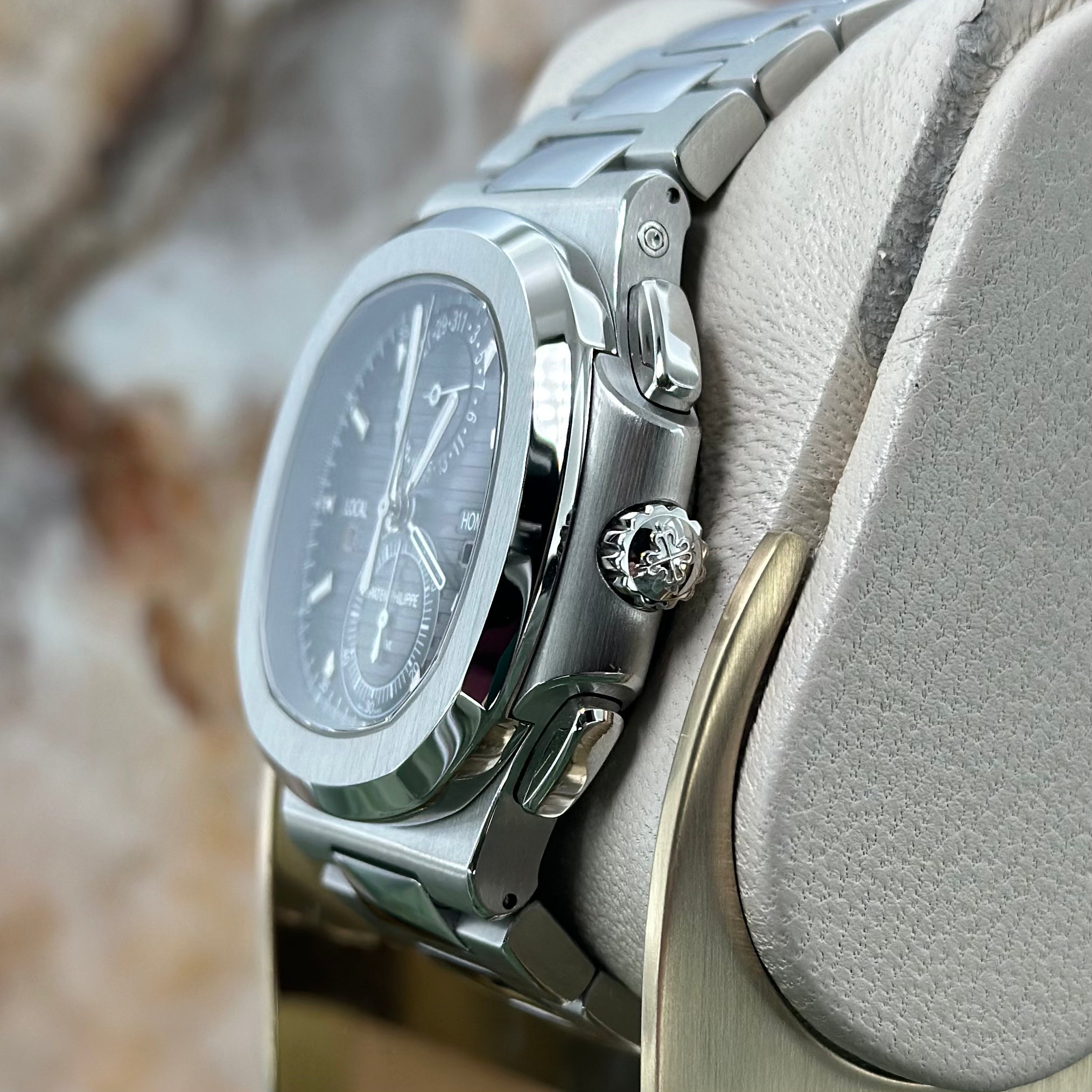 Patek Philippe Nautilus REF. 5990/1A-001