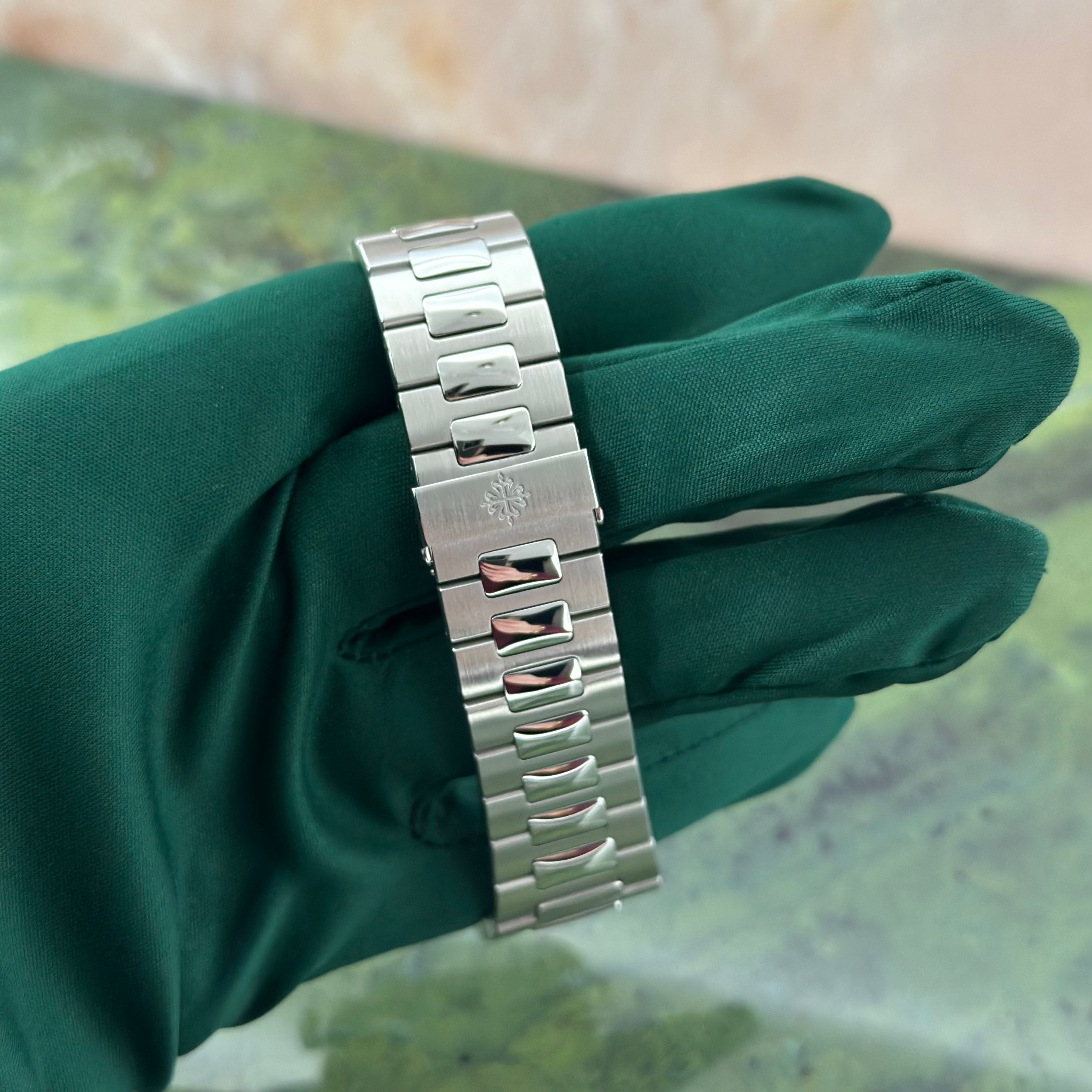 Patek Philippe Nautilus REF. 5990/1A-001