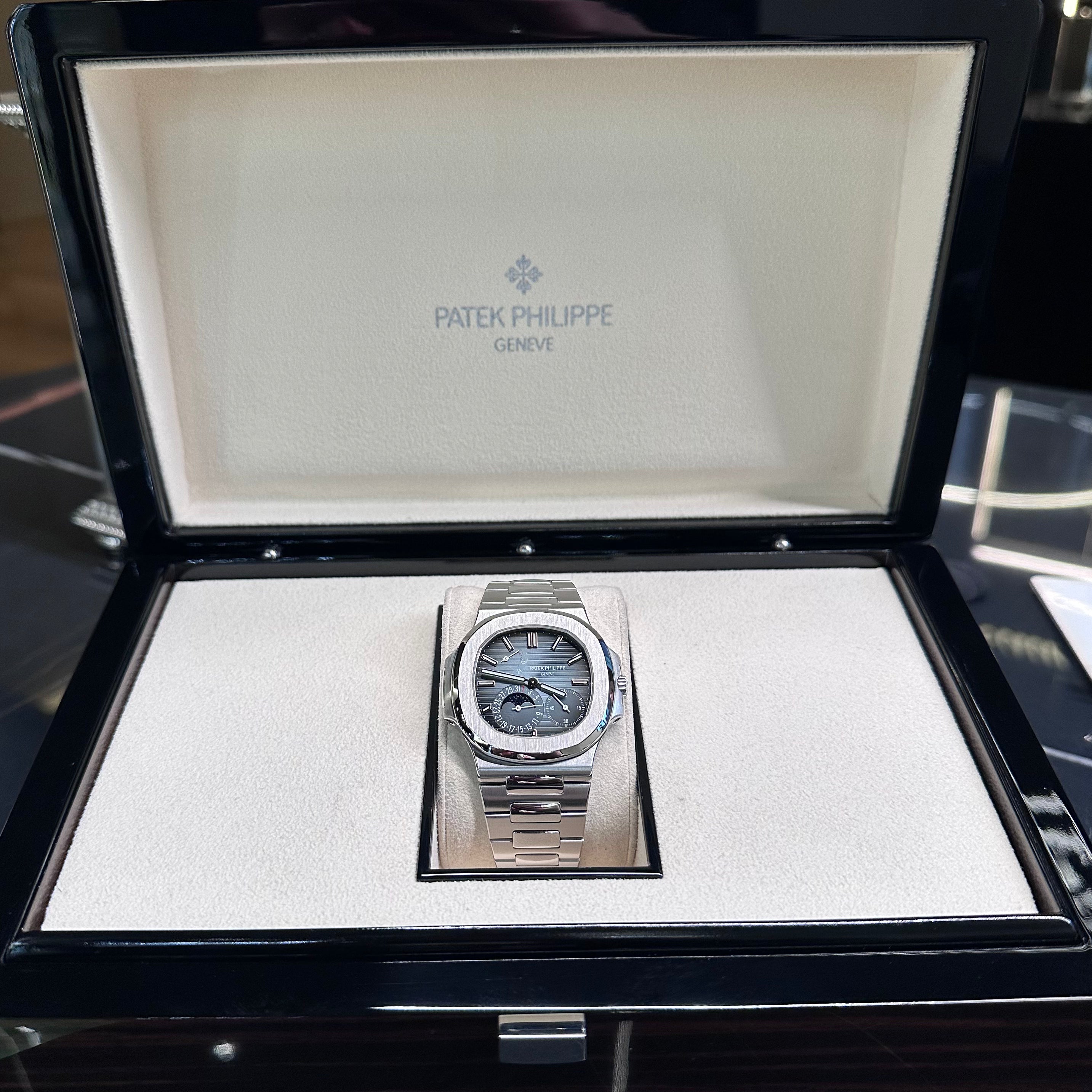 Patek Philippe Nautilus REF. 5712/1A-001