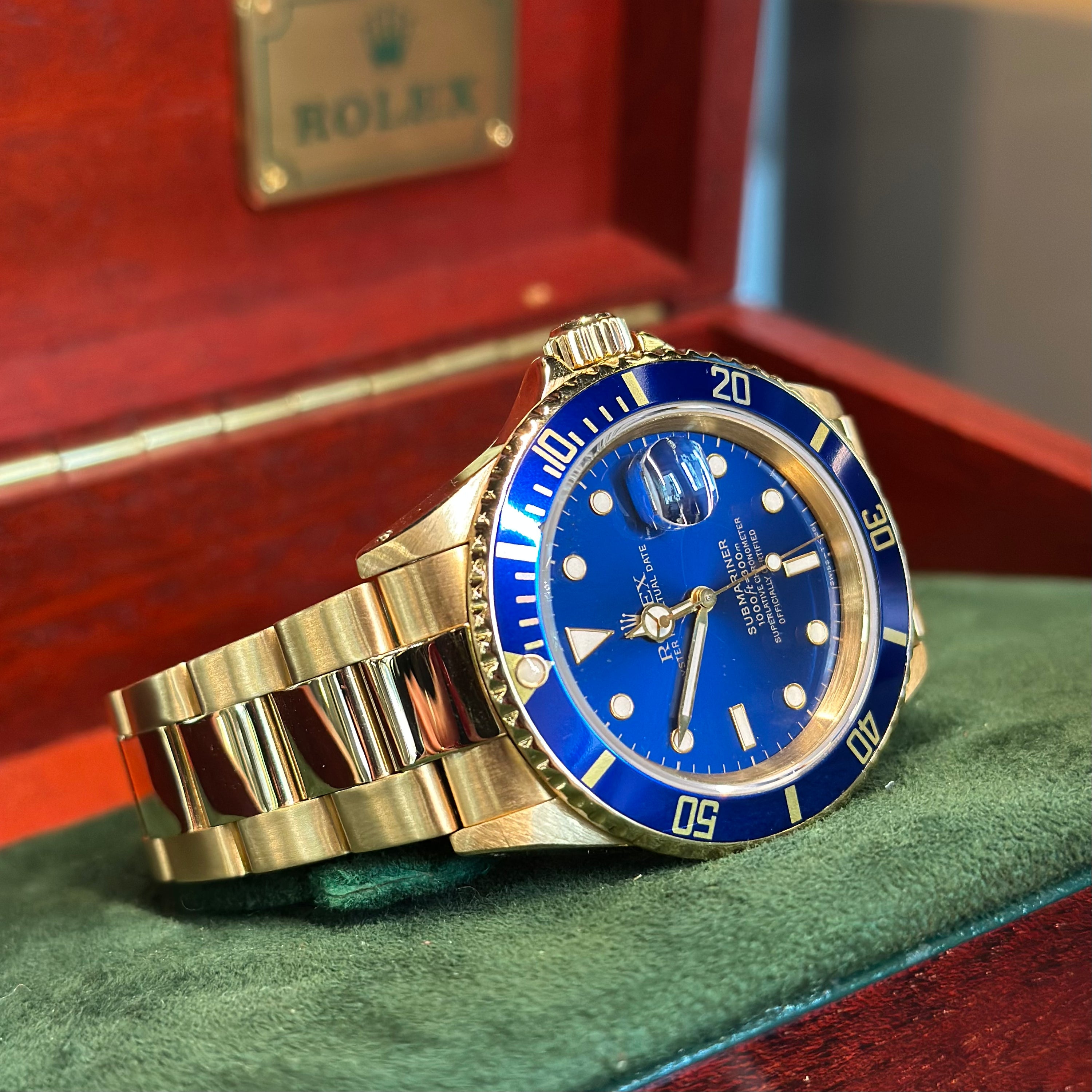 Submariner Date REF. 16618