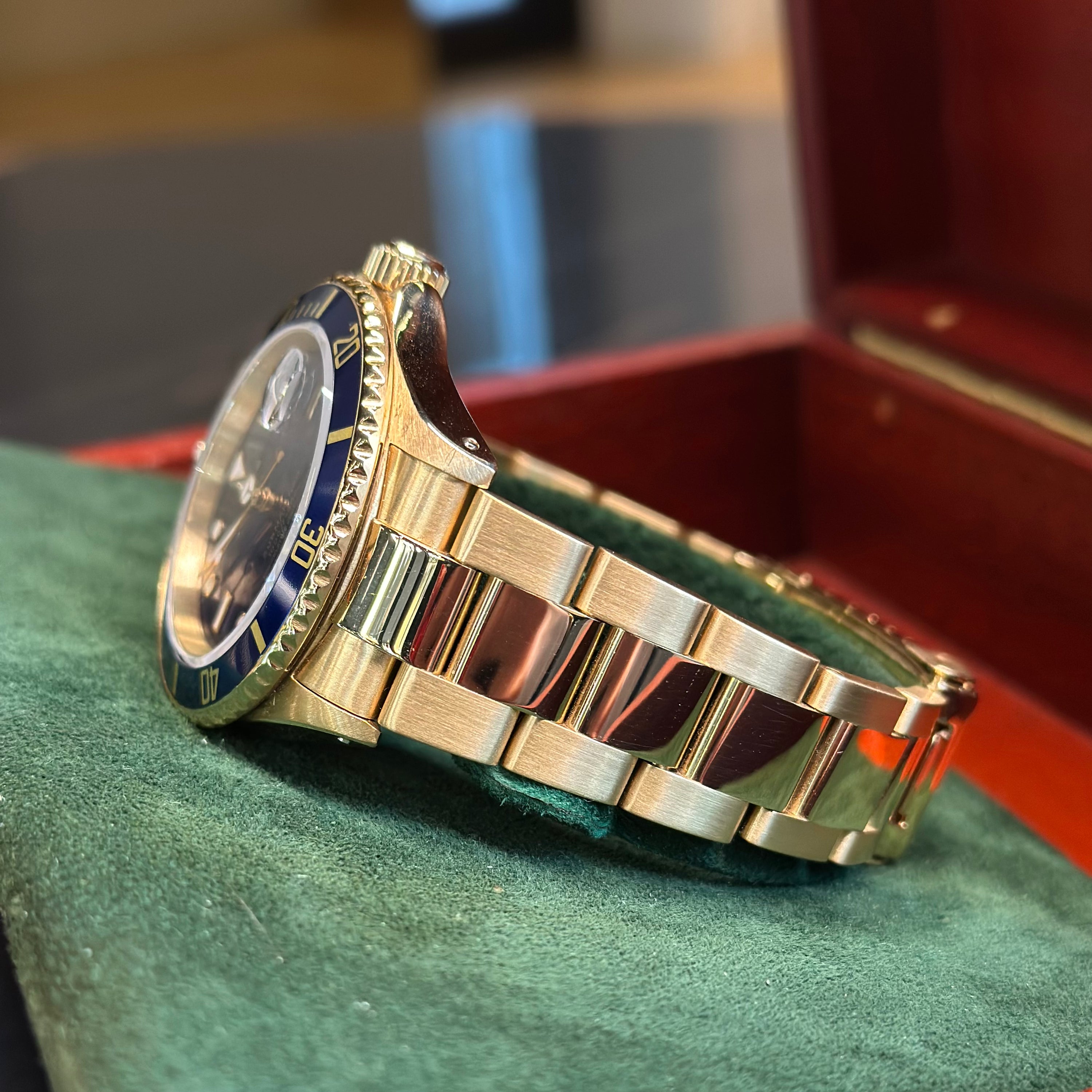 Submariner Date REF. 16618