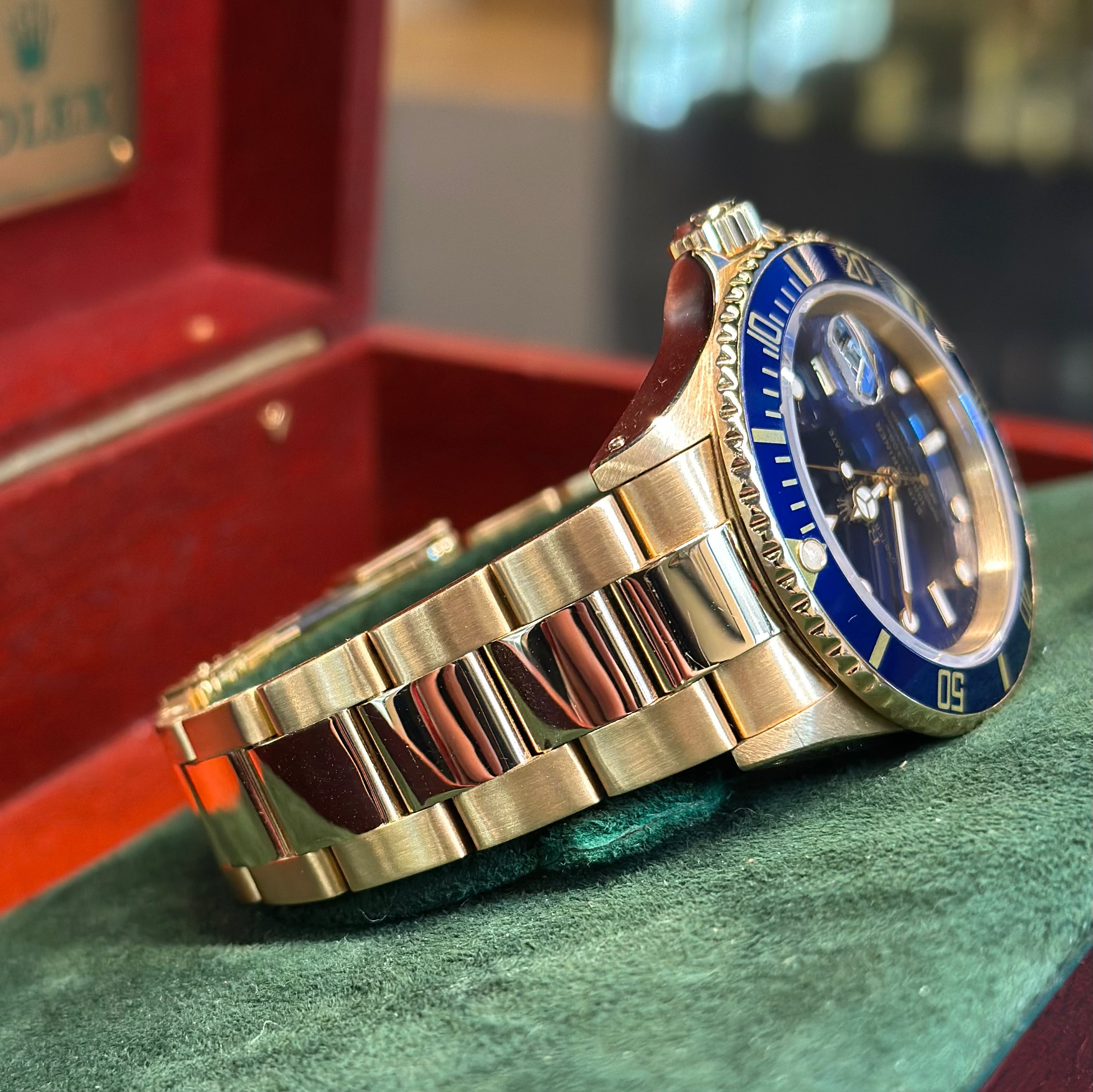 Submariner Date REF. 16618