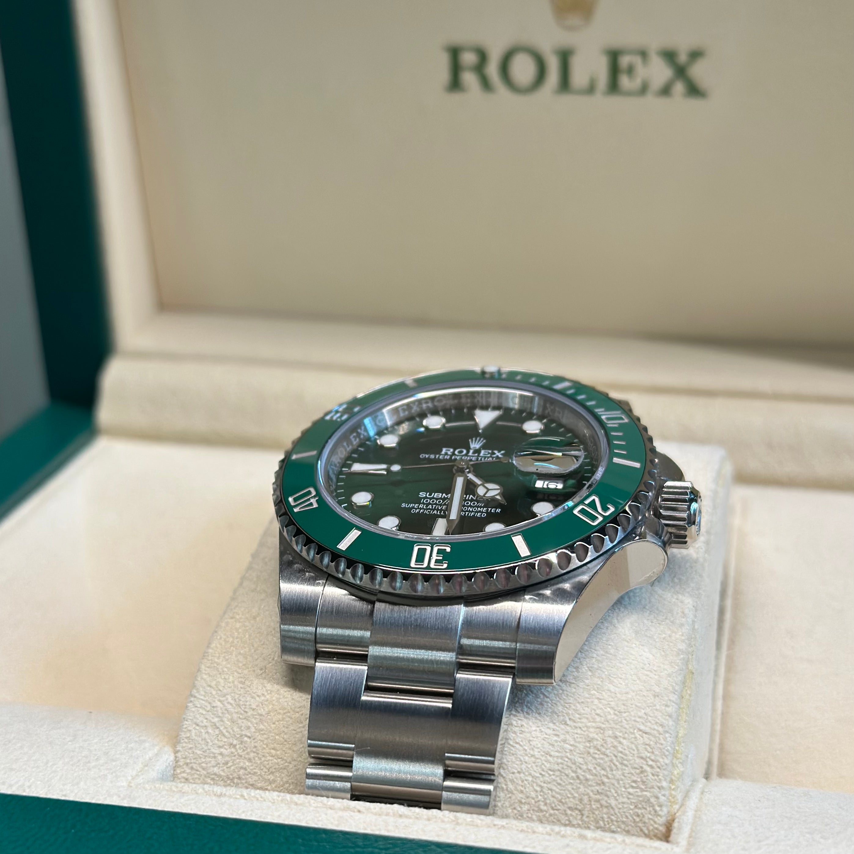 Submariner Date "Hulk" NUOVO REF. 116610LV
