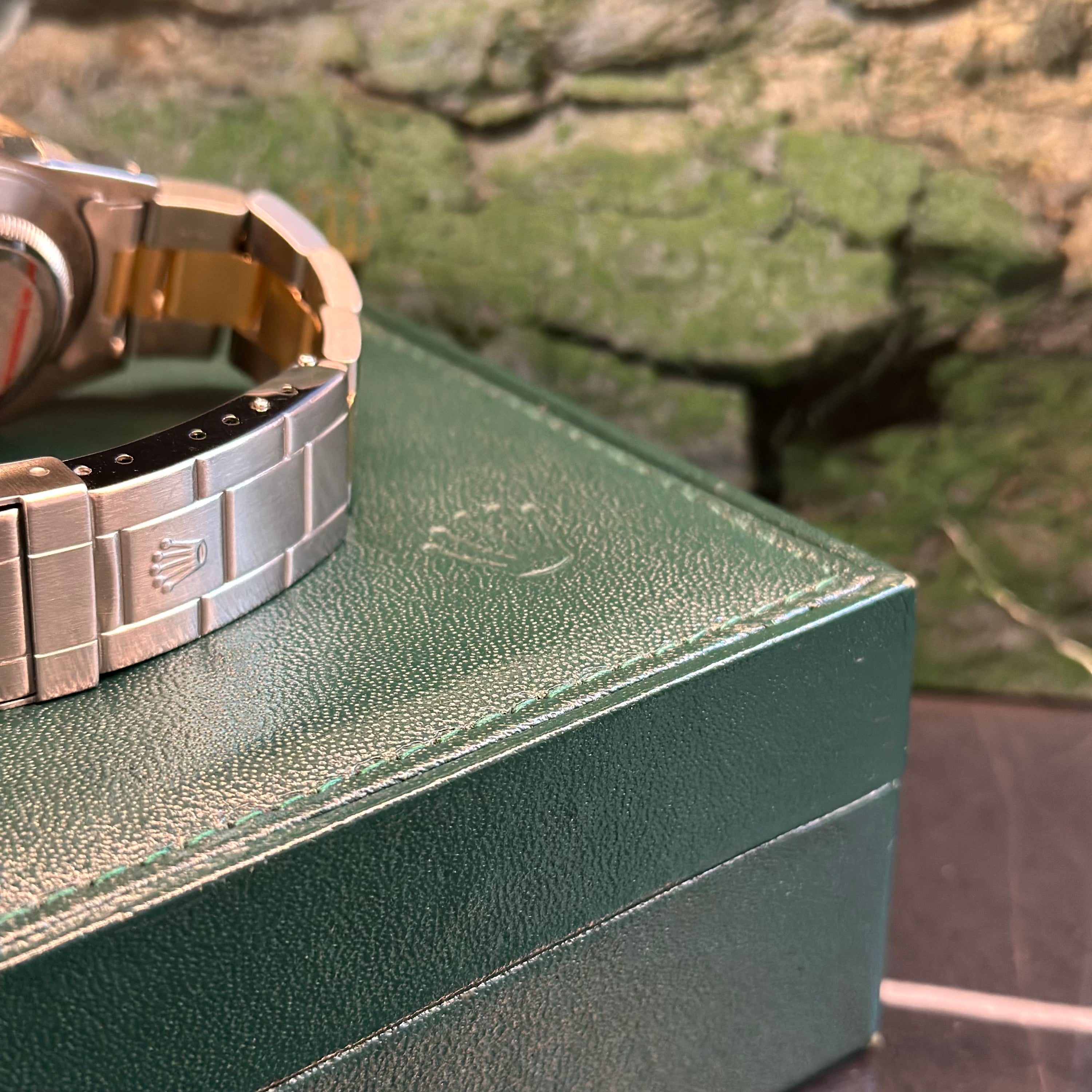 Submariner Date REF. 16613