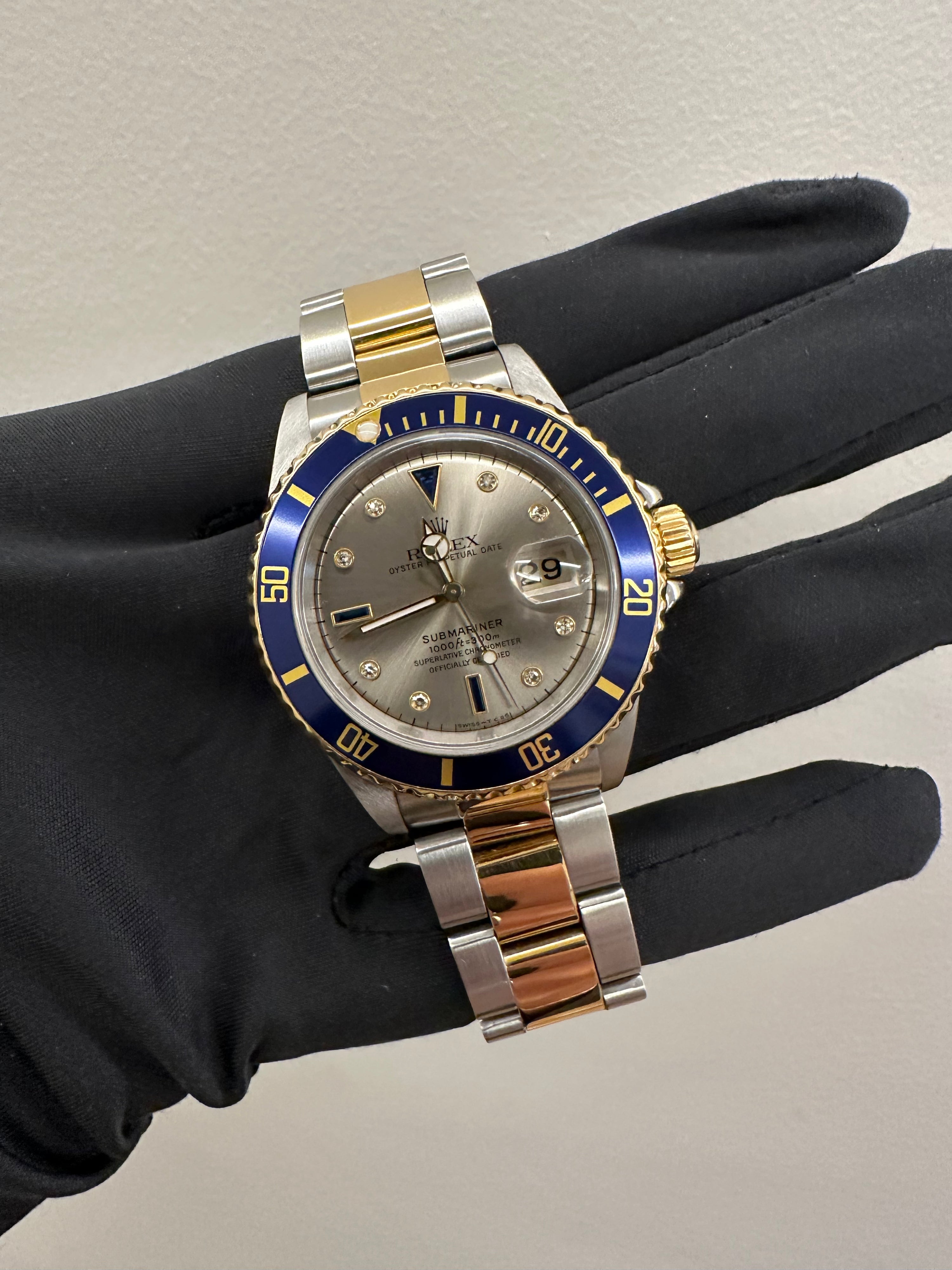 Submariner Date REF. 16613