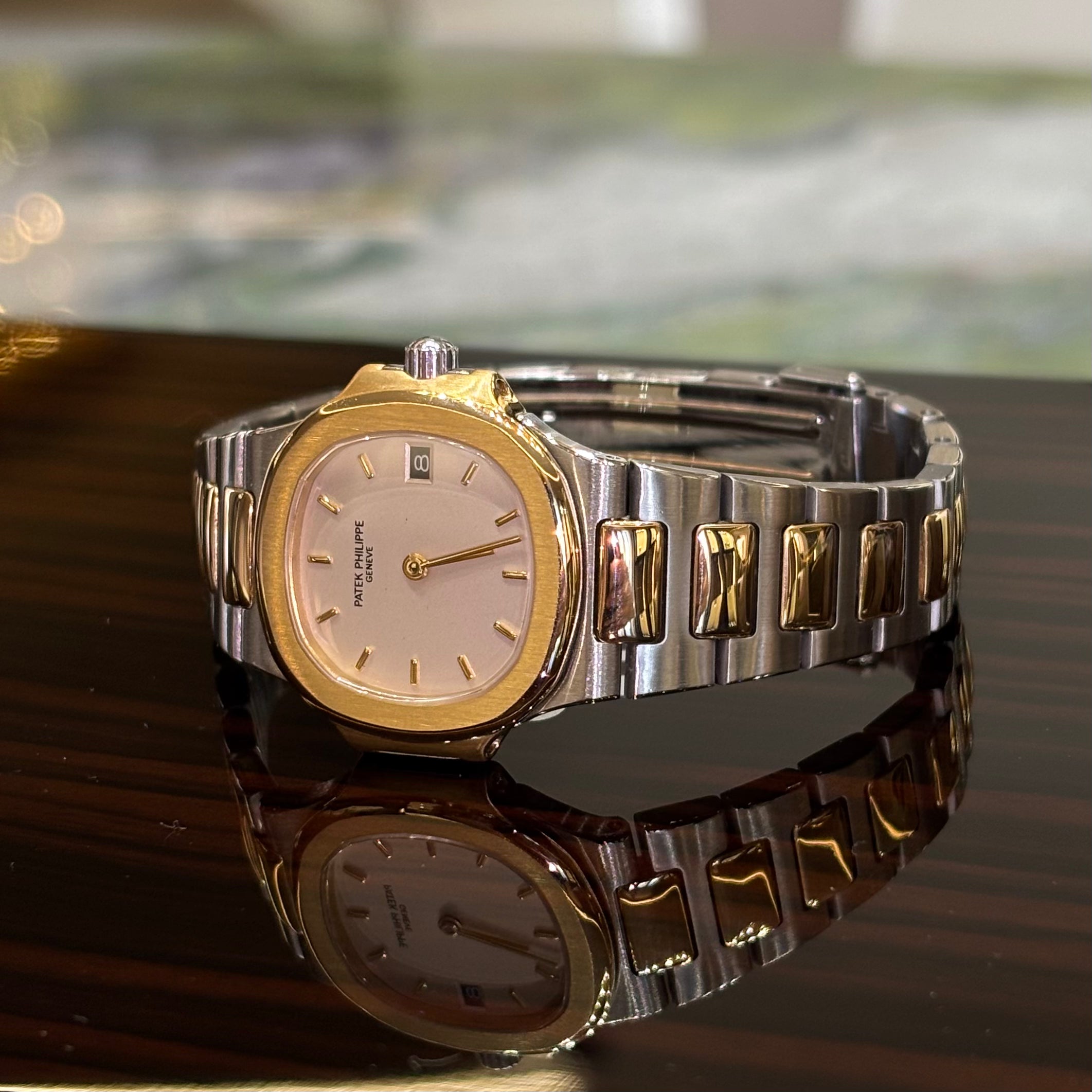 Patek Philippe Nautilus REF. 4700