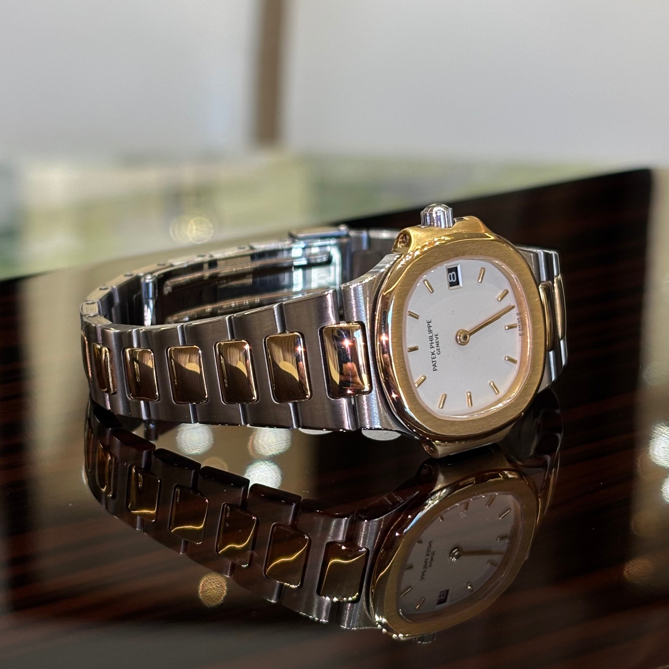 Patek Philippe Nautilus REF. 4700