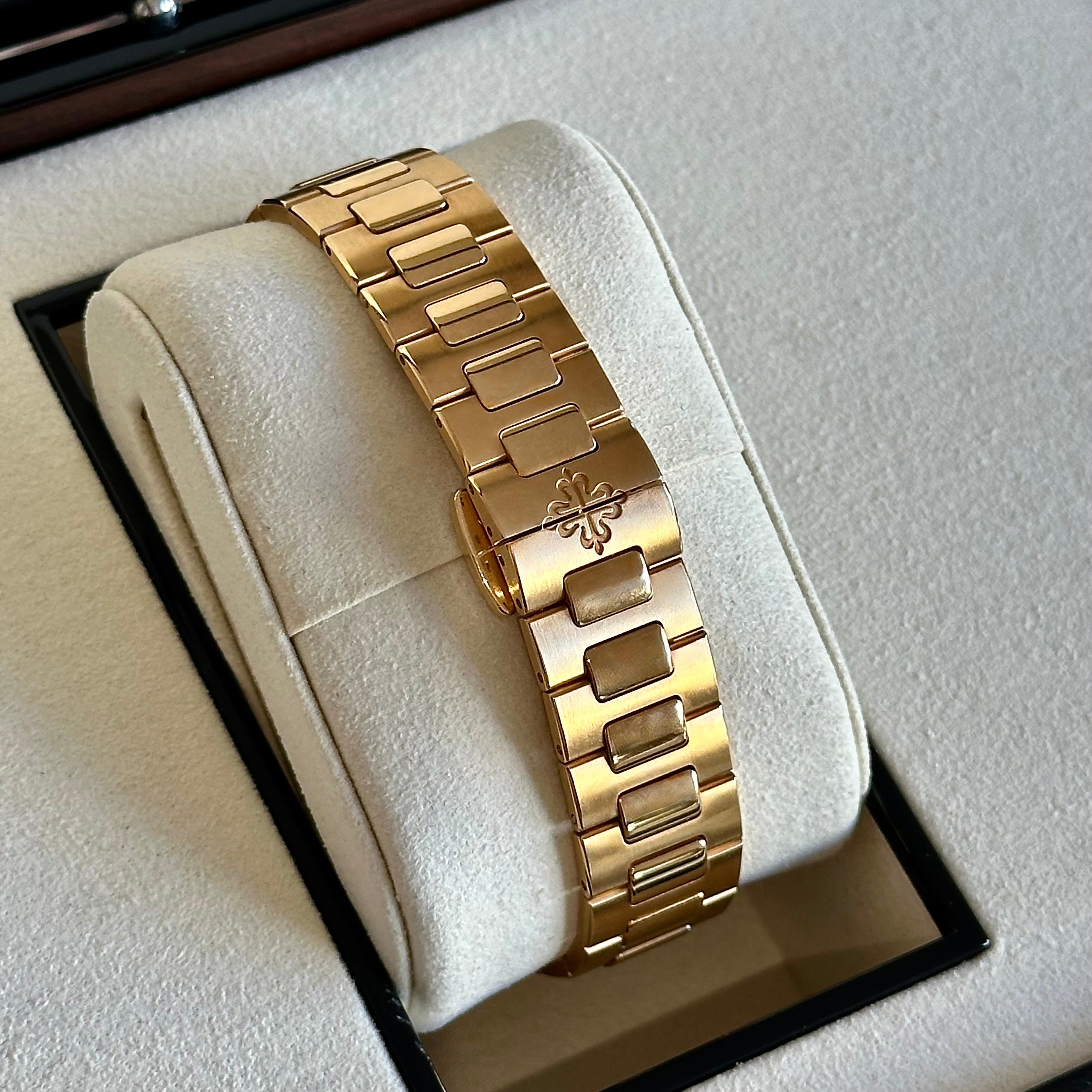 Patek Philippe Nautilus REF. 7011/1R-010