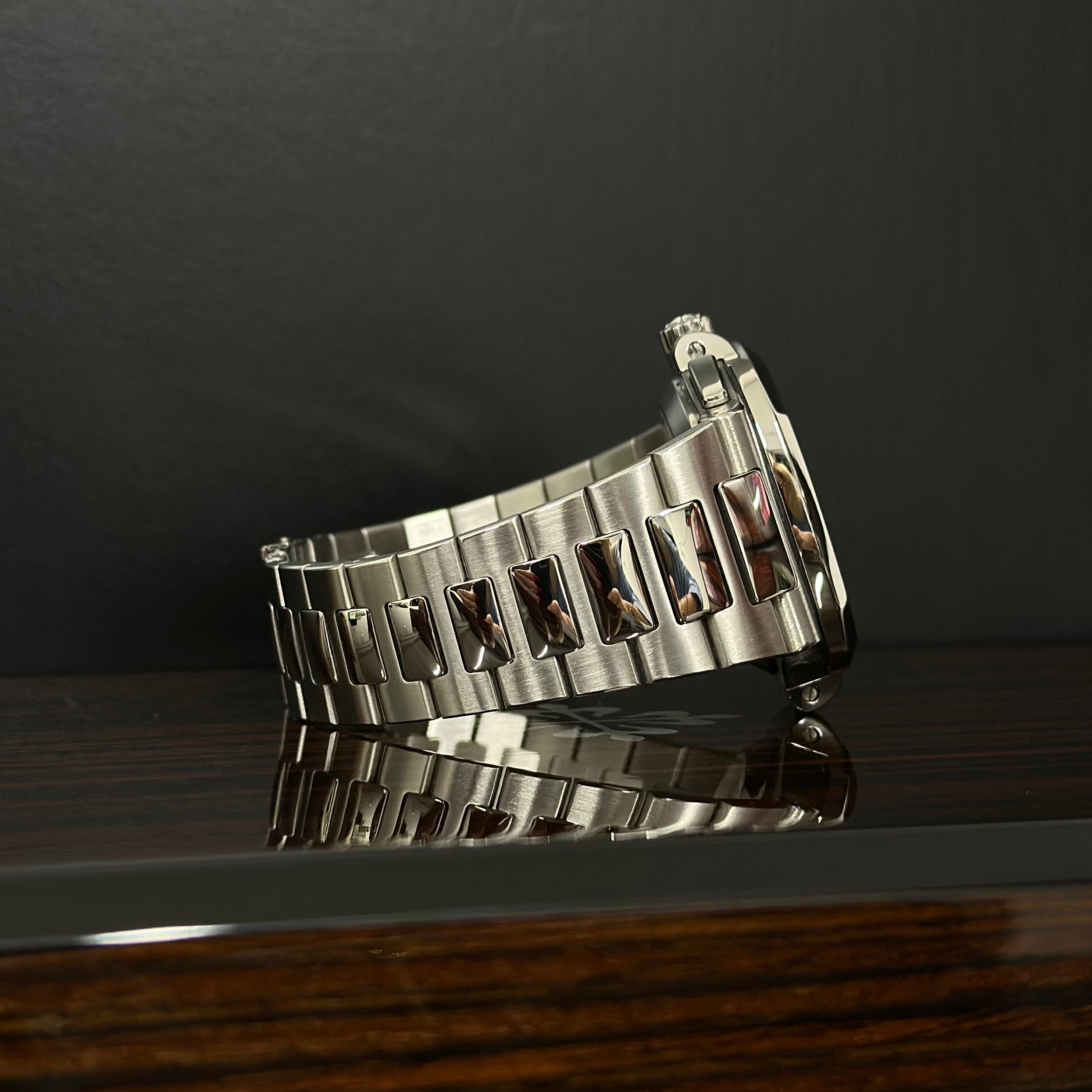 Patek Philippe Nautilus REF. 5980/1A-001