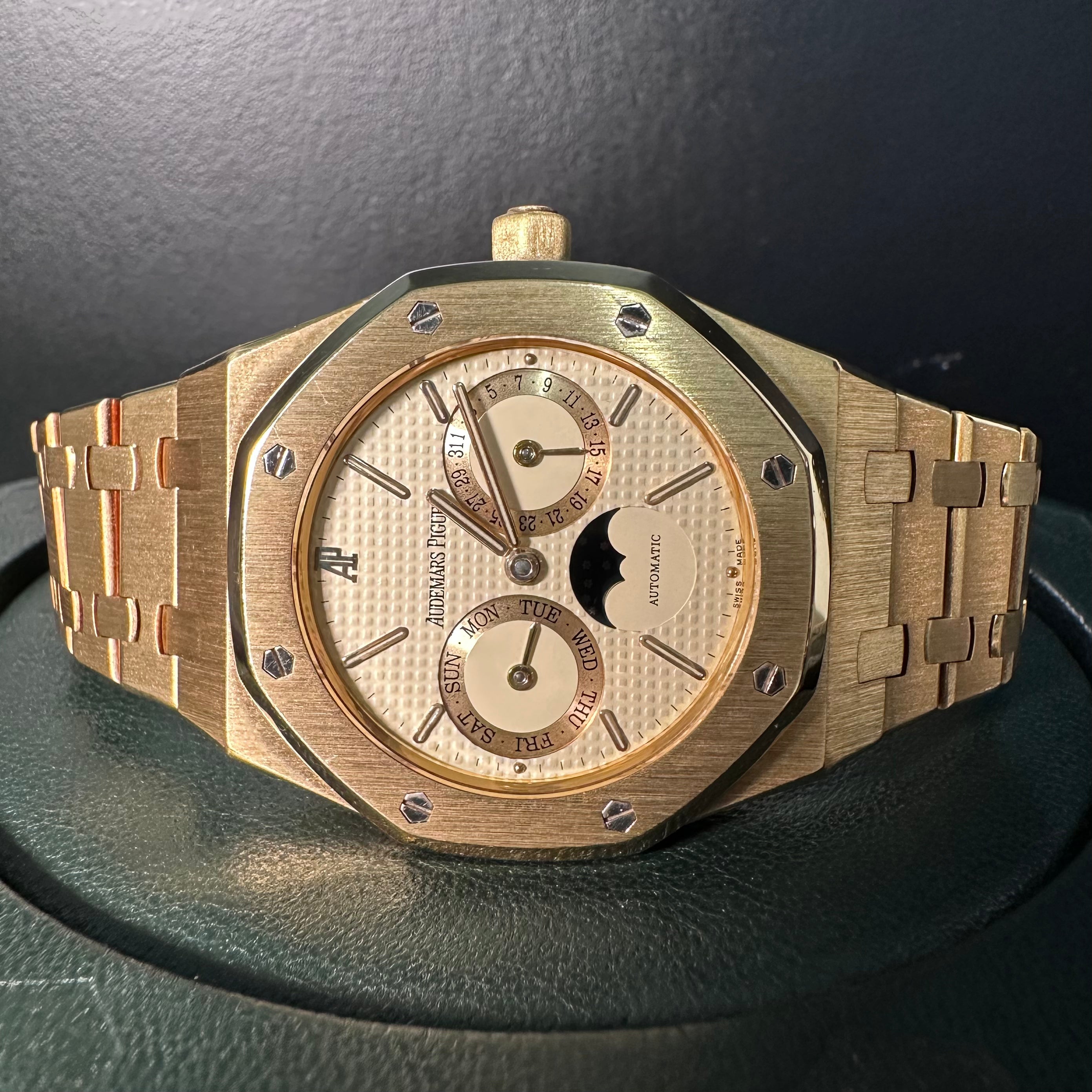 Audemars Piguet Royal Oak Day-Date REF. 25594BA