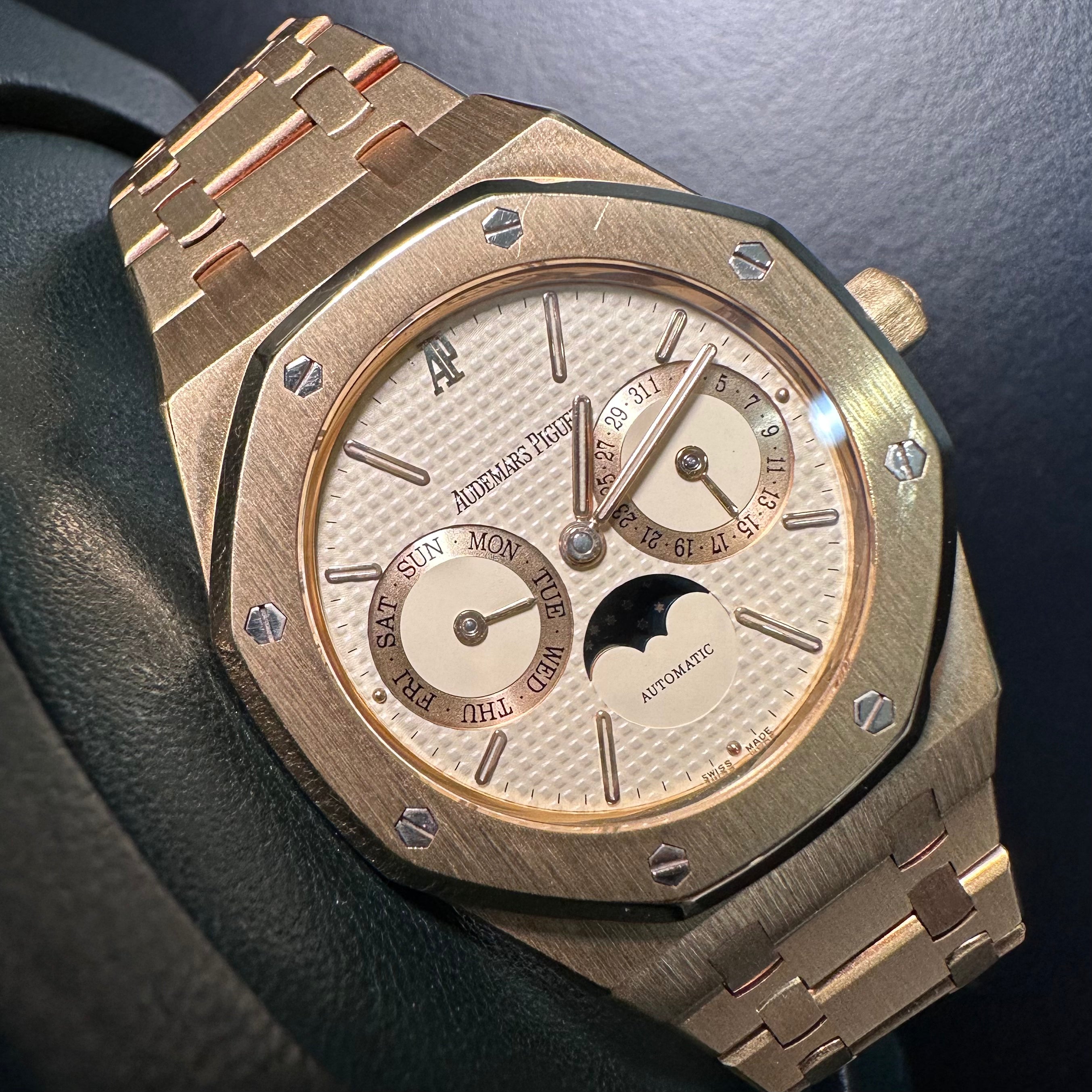 Audemars Piguet Royal Oak Day-Date REF. 25594BA