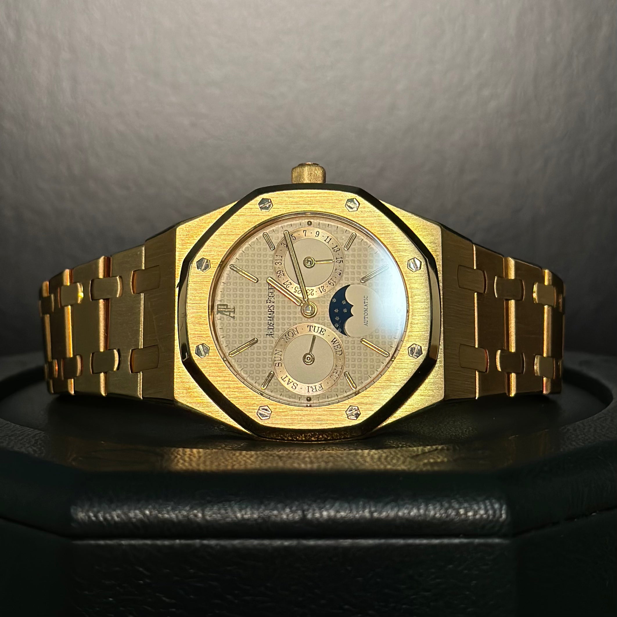 Audemars Piguet Royal Oak Day-Date REF. 25594BA