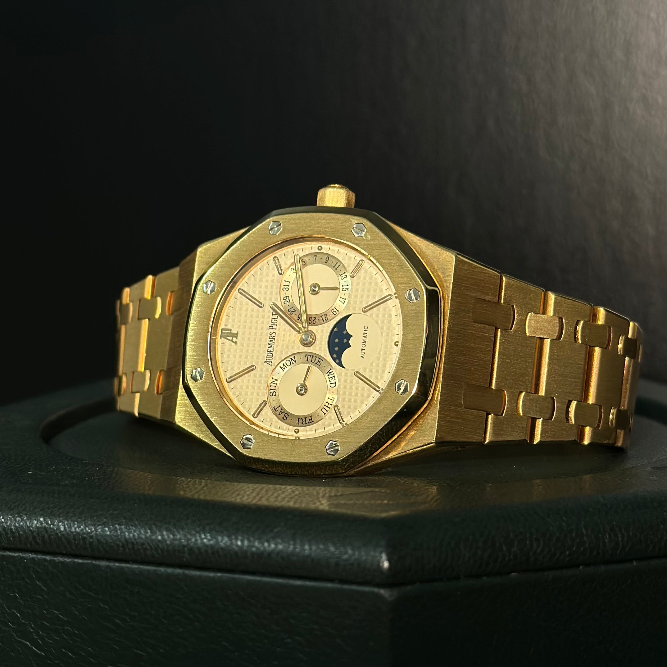 Audemars Piguet Royal Oak Day-Date 25594BA – Nautilus Watches