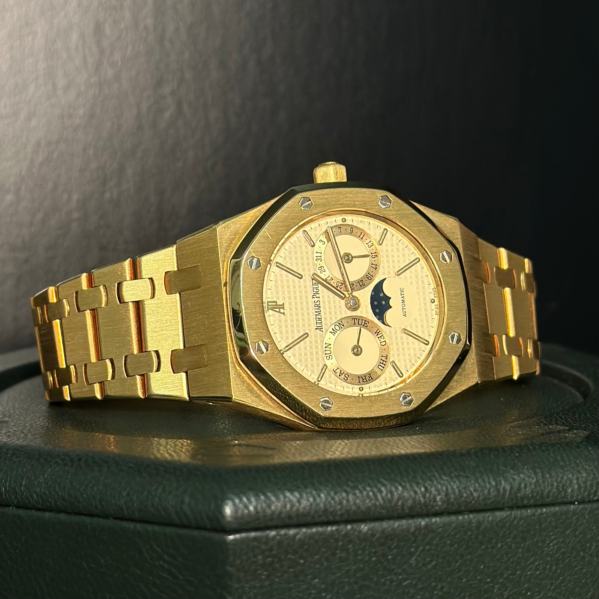 Audemars Piguet Royal Oak Day-Date REF. 25594BA