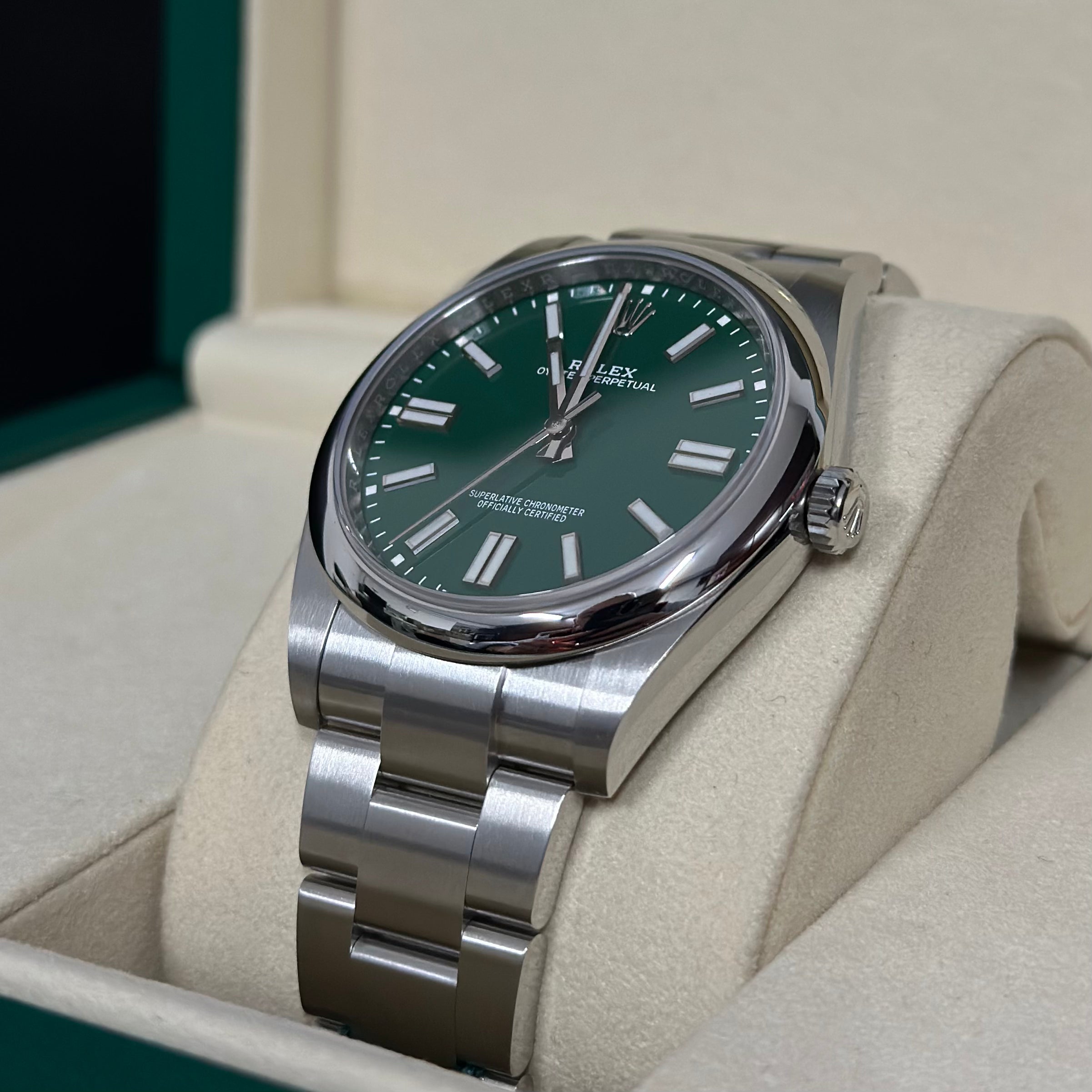 Rolex Oyster Perpetual 41 REF. 124300 S. 1Y9