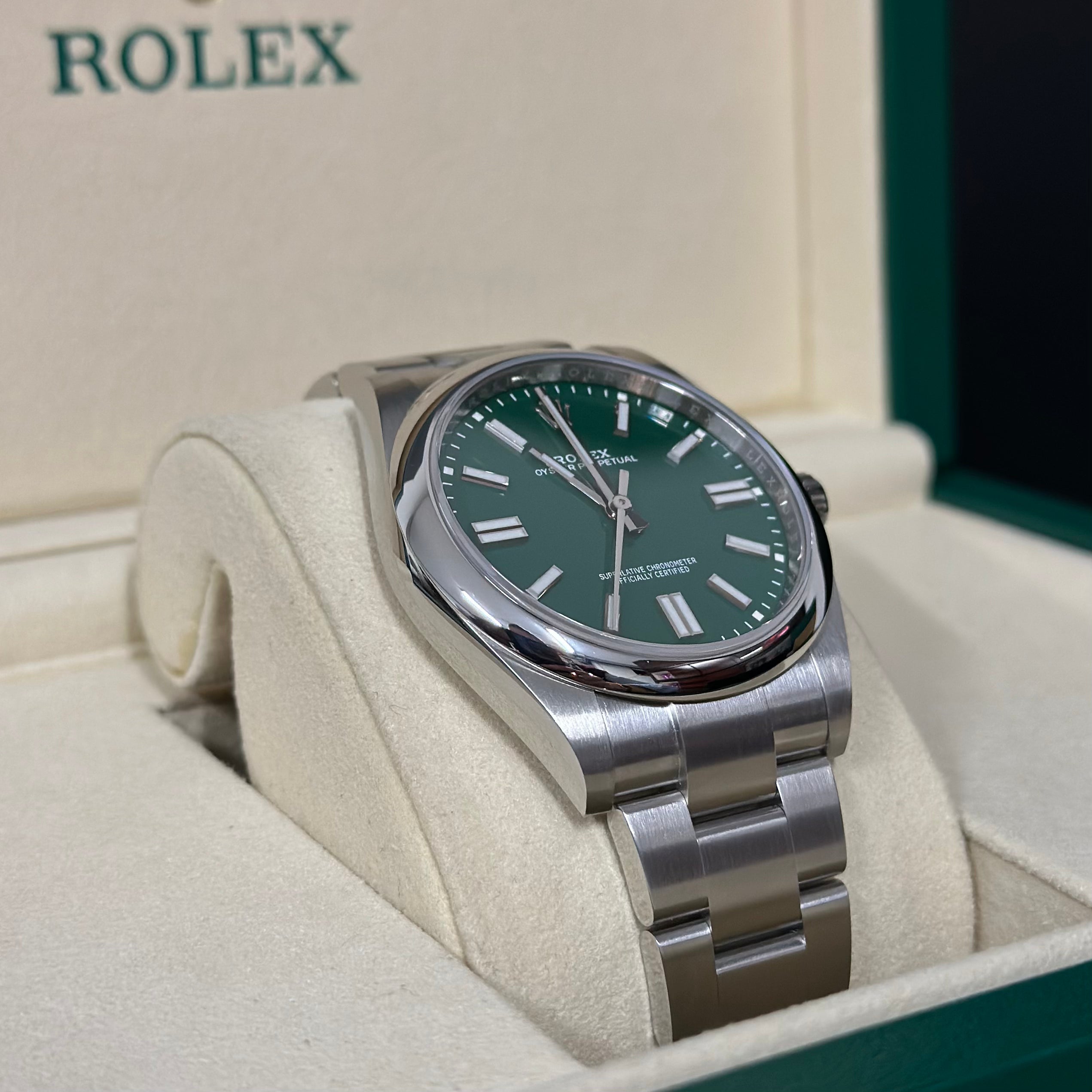 Rolex Oyster Perpetual 41 REF. 124300 S. 1Y9