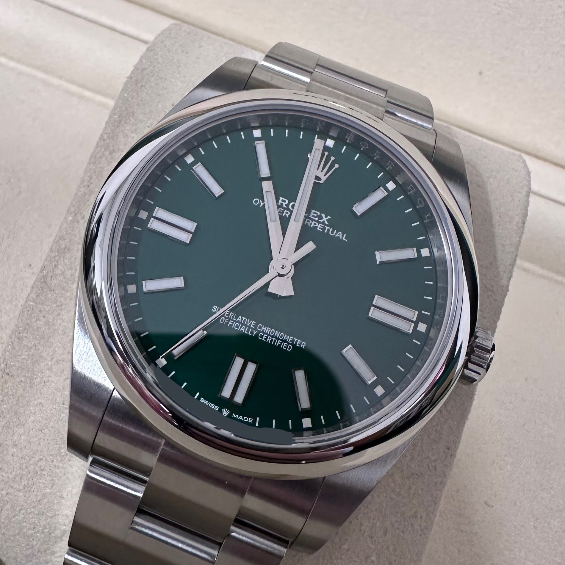 Rolex Oyster Perpetual 41 REF. 124300 S. 1Y9
