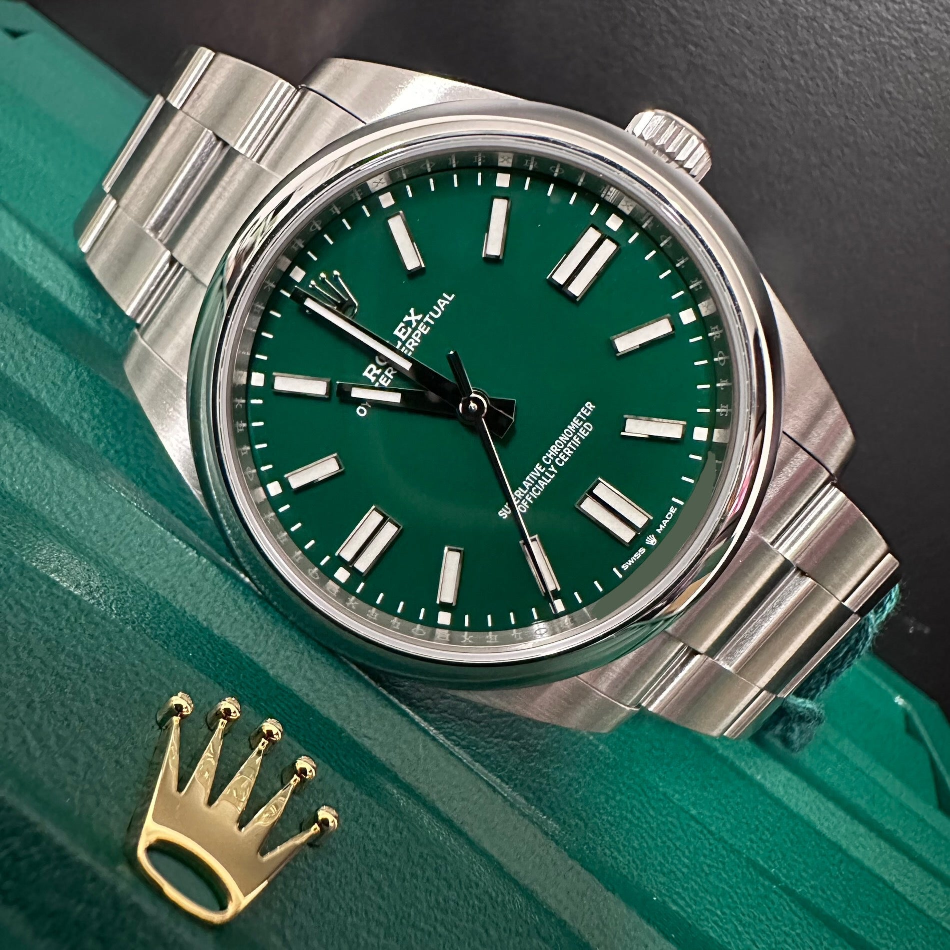 Rolex Oyster Perpetual 41 REF. 124300 S. 1Y9