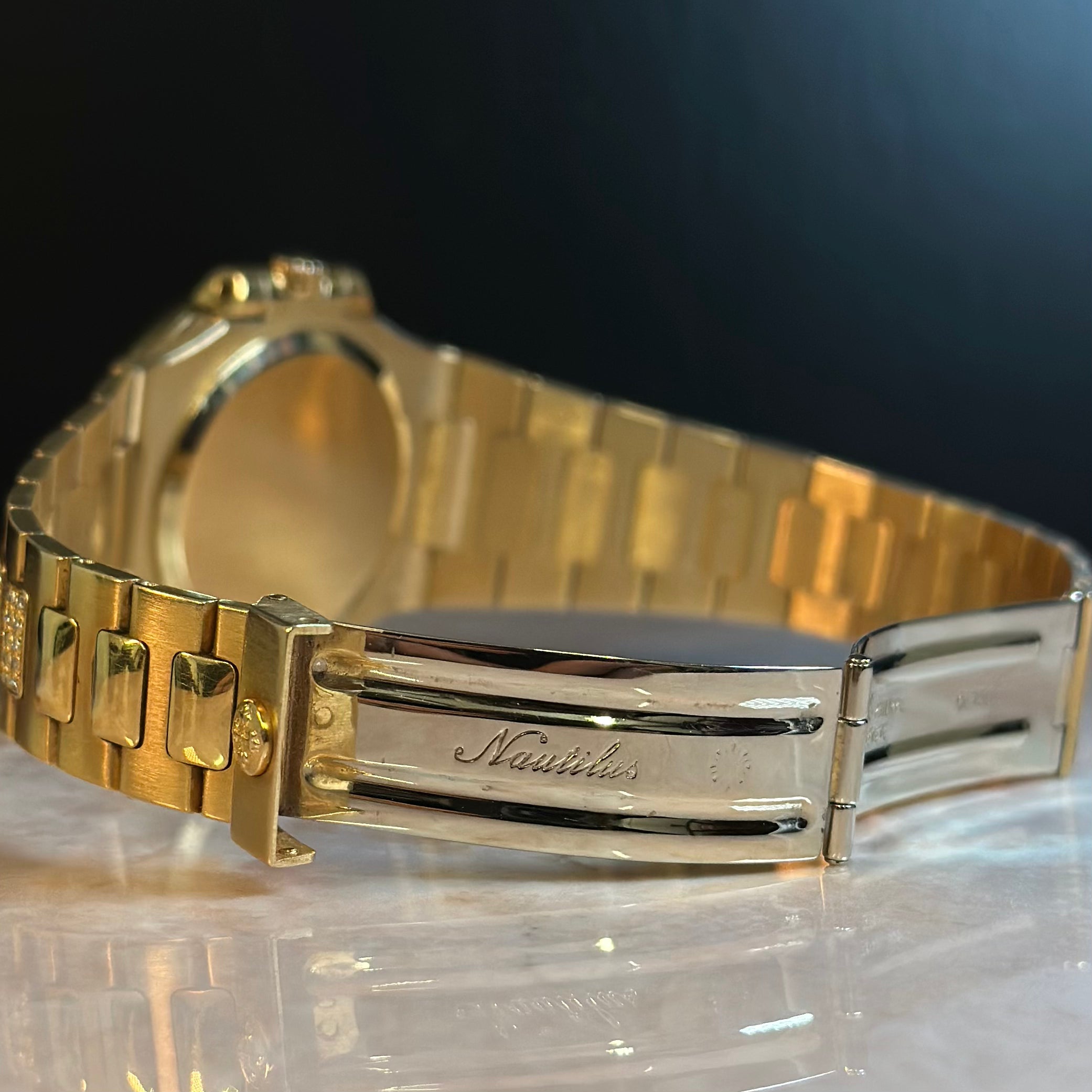 Patek Philippe Nautilus REF. 3800/105