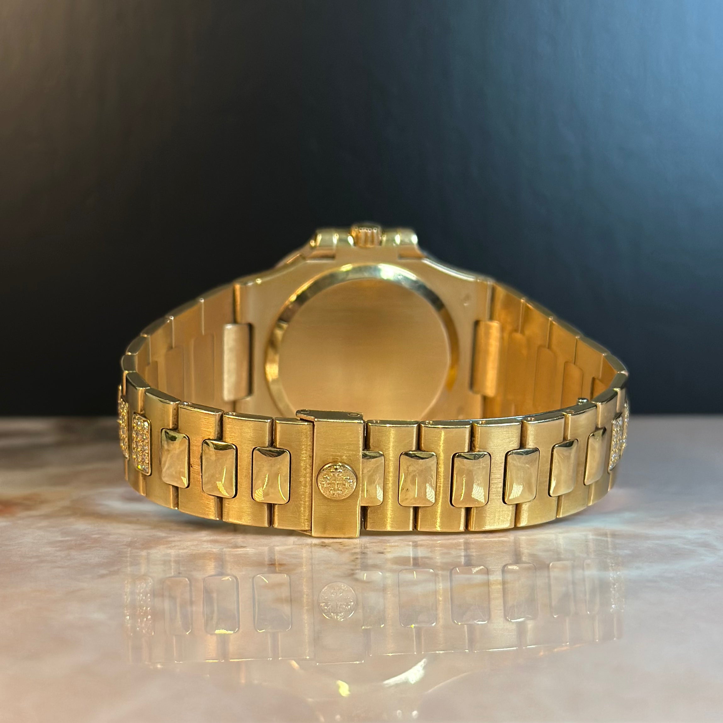 Patek Philippe Nautilus REF. 3800/105