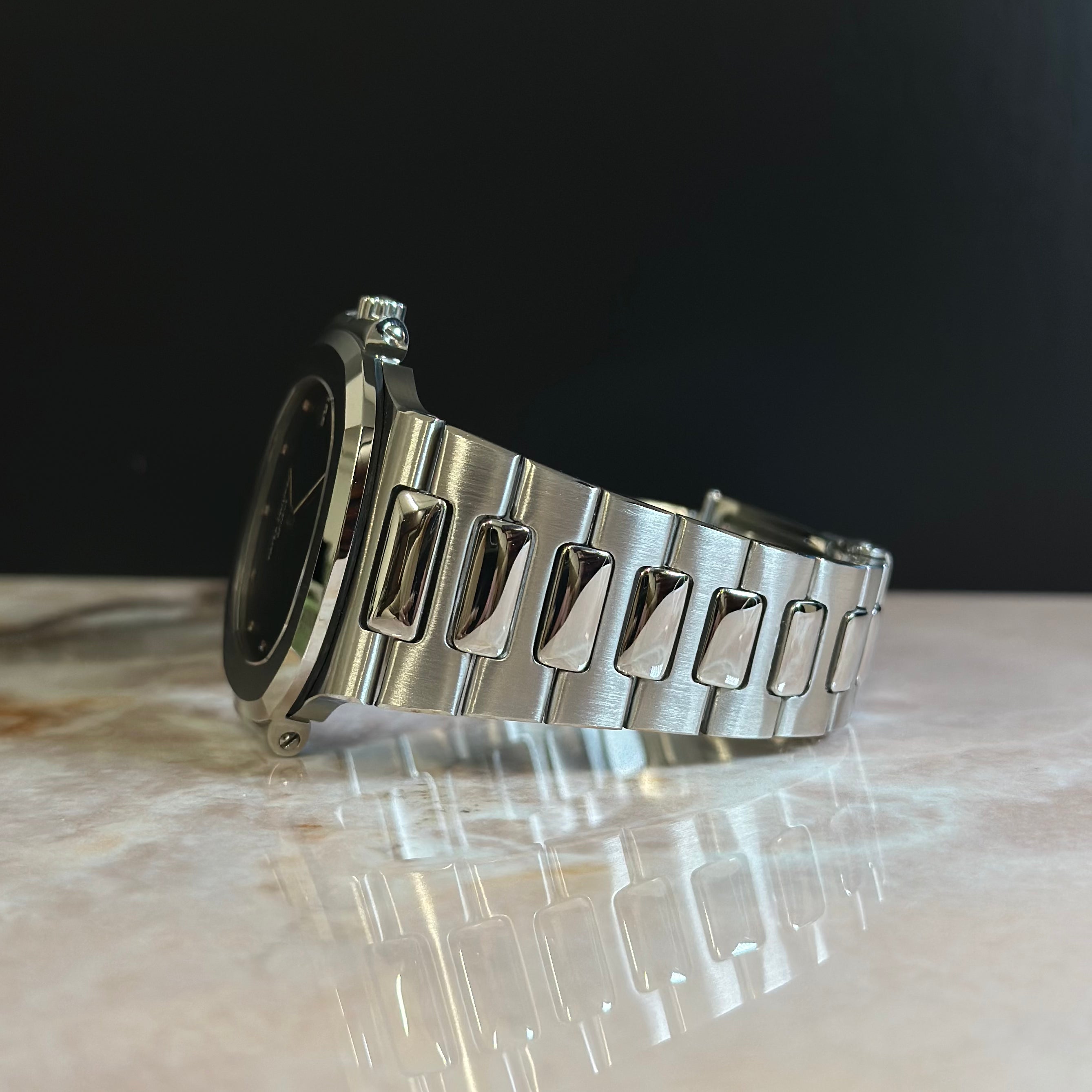 Nautilus Original diamond index dial REF. 3700/1