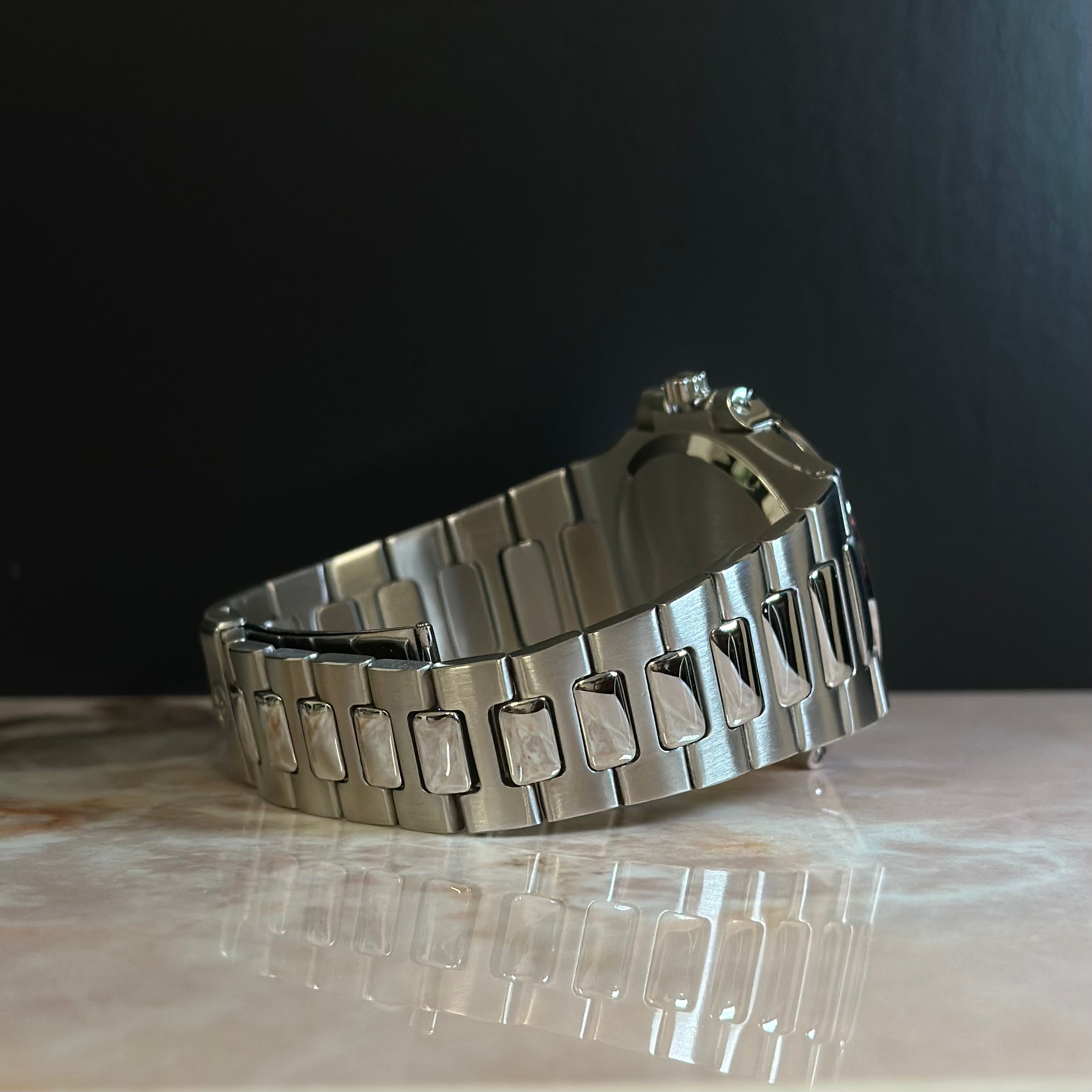 Nautilus Original diamond index dial REF. 3700/1