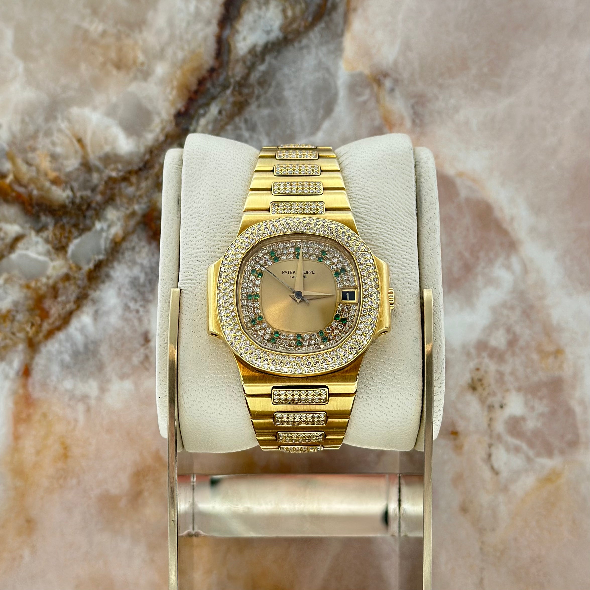 Patek Philippe Nautilus REF. 3800/105