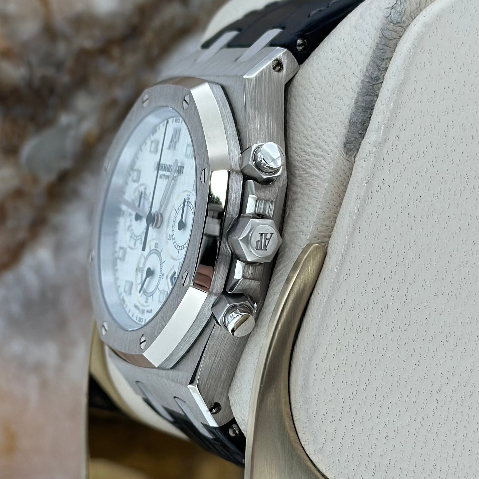 Royal Oak Chronograph REF. 26022BC.OO.D002CR.01