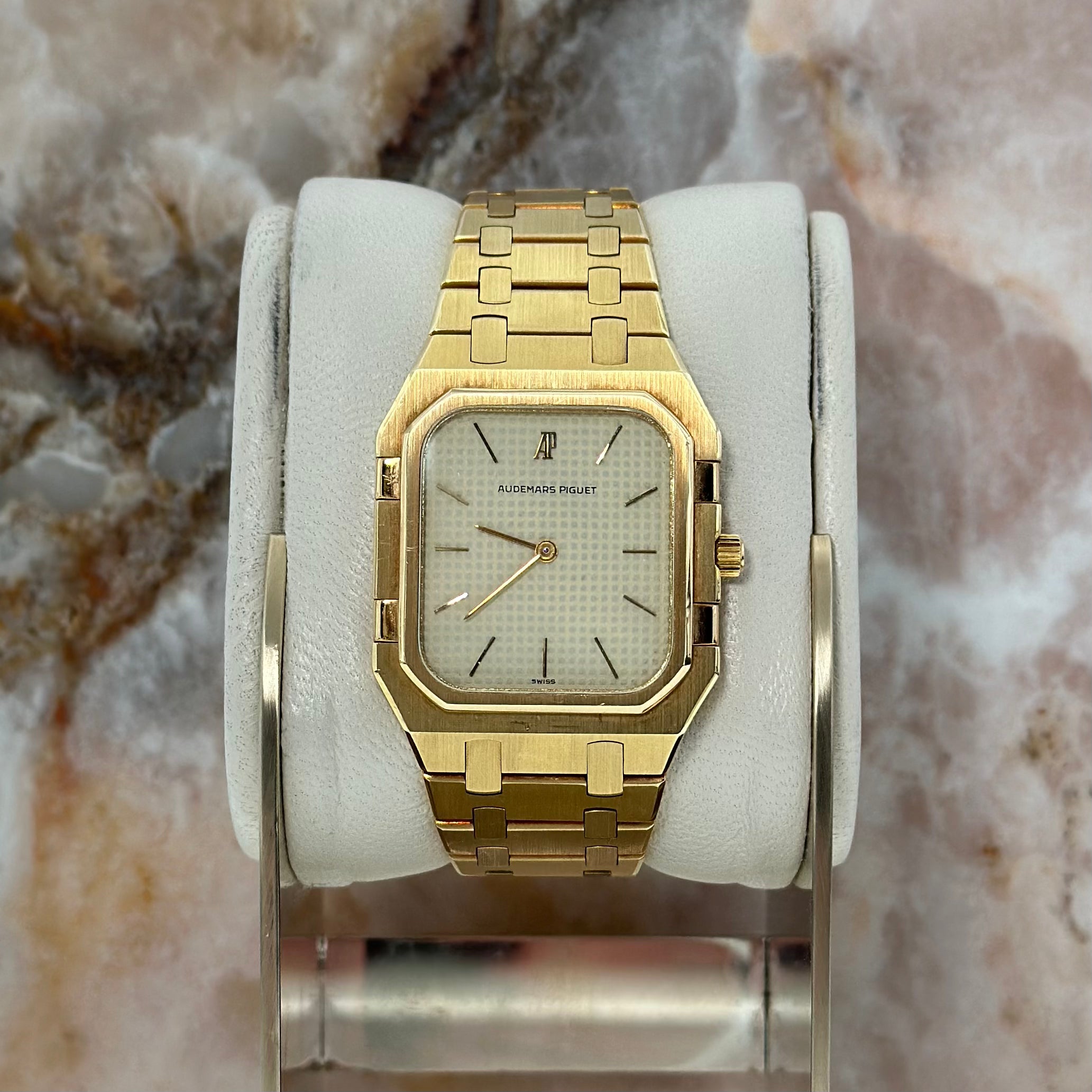 Royal Oak Rectangular Full Yellow Gold REF. 6005BA