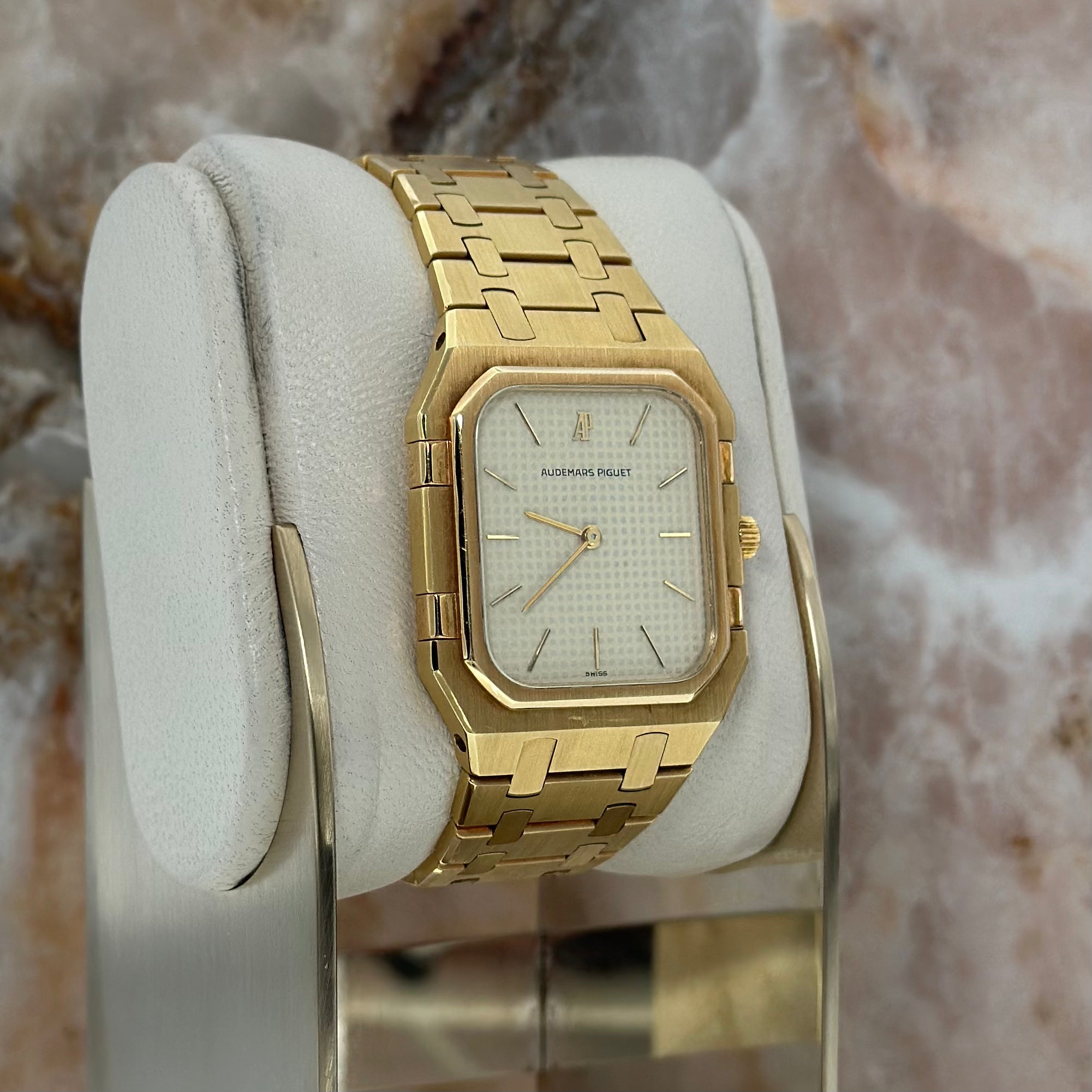 Royal Oak Rectangular Full Yellow Gold REF. 6005BA