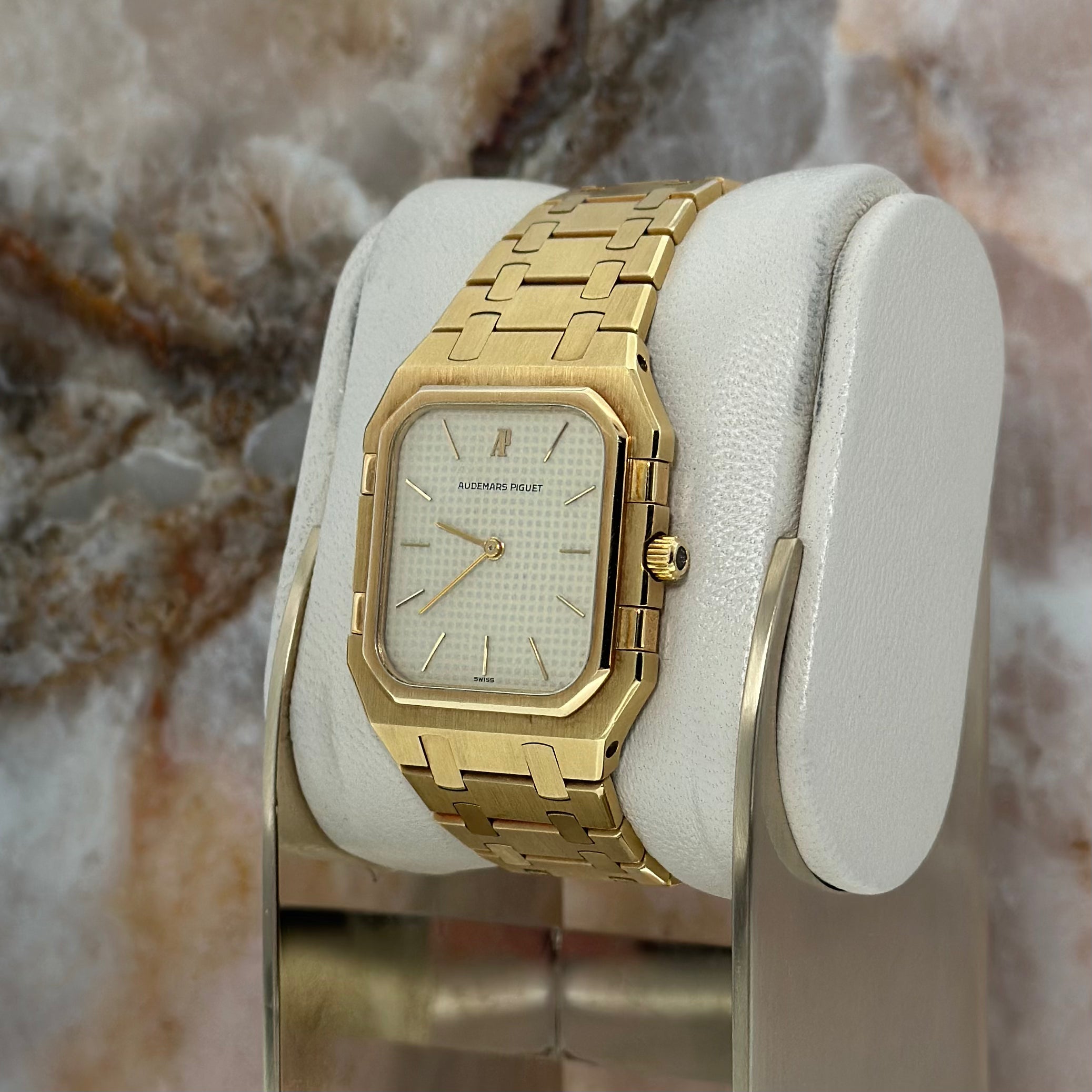 Royal Oak Rectangular Full Yellow Gold REF. 6005BA