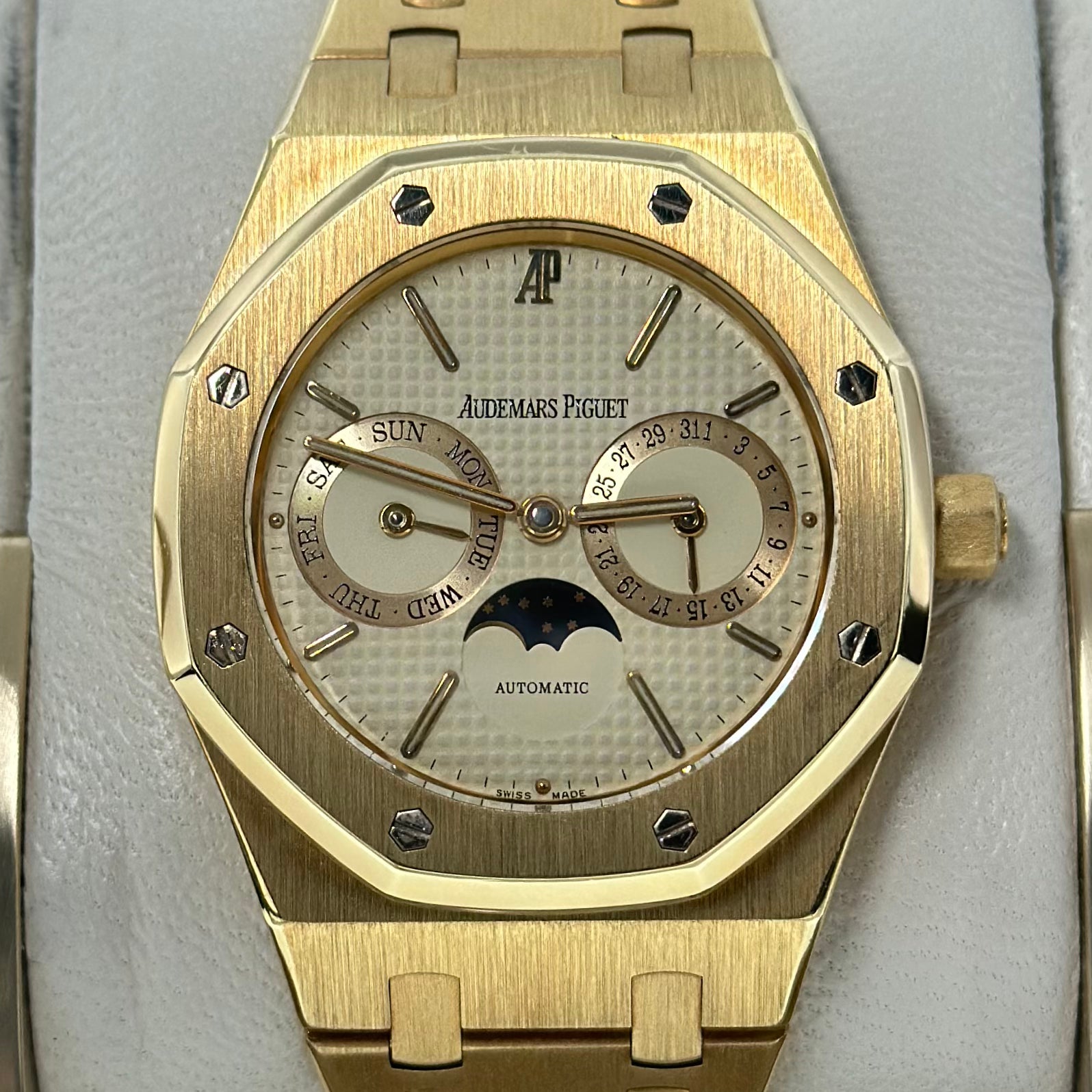 Audemars Piguet Royal Oak Day-Date REF. 25594BA