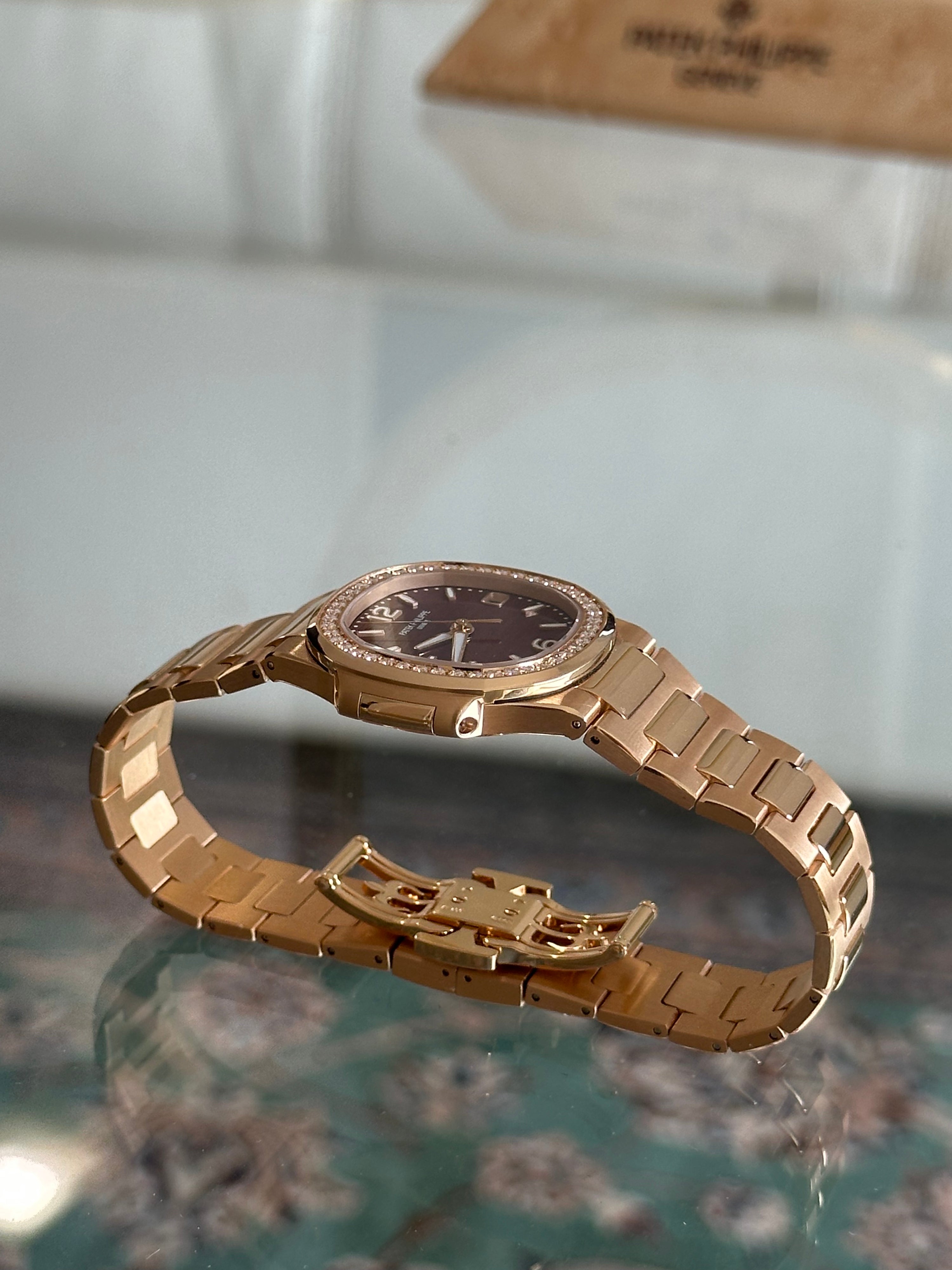 Nautilus REF. 7010 FULL SET